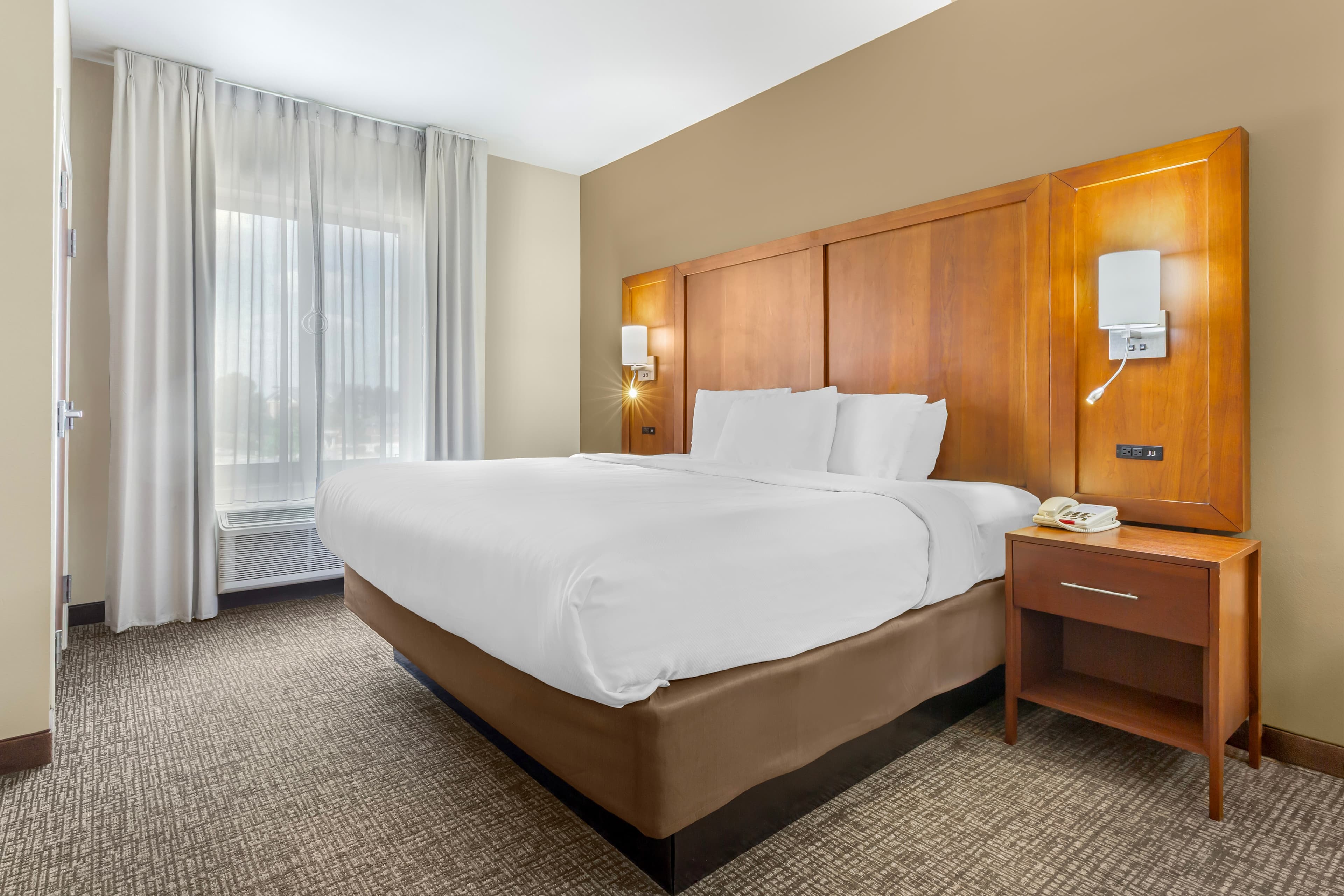 Comfort Suites Greensboro-High Point - Image 2