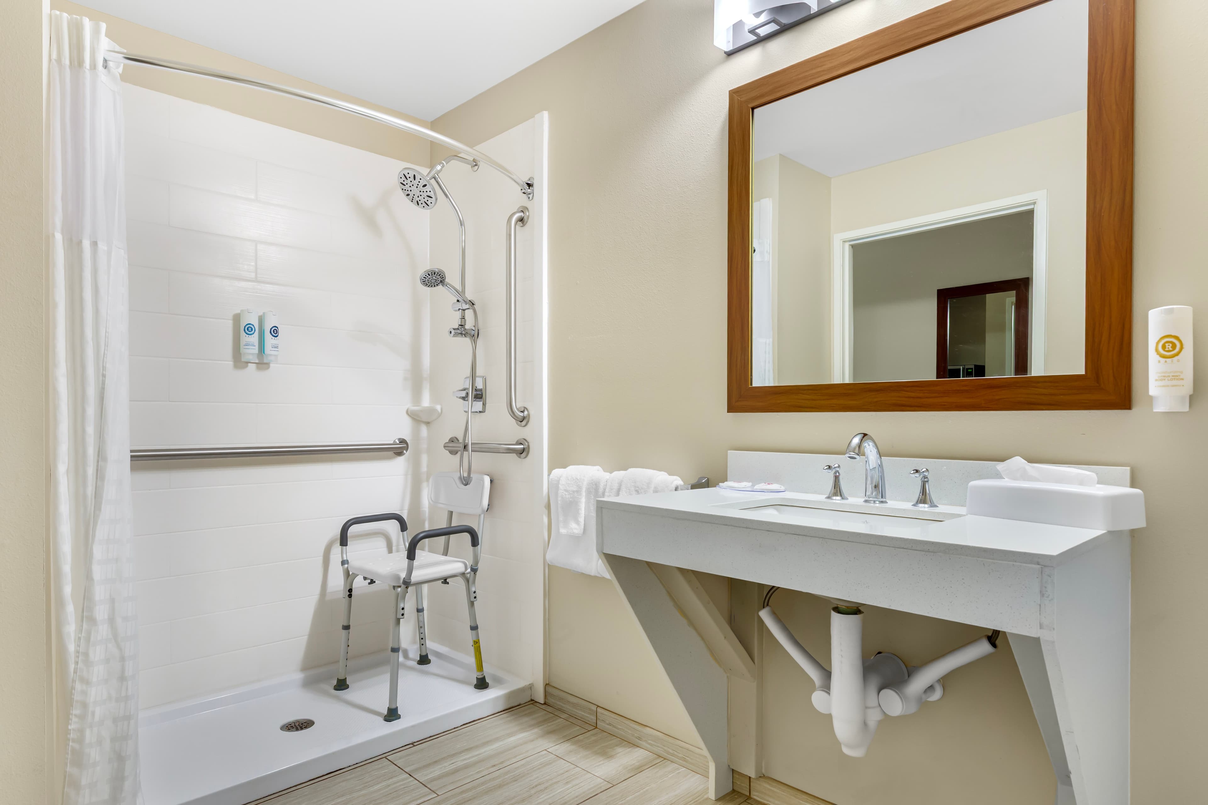 Comfort Suites Greensboro-High Point - Image 5