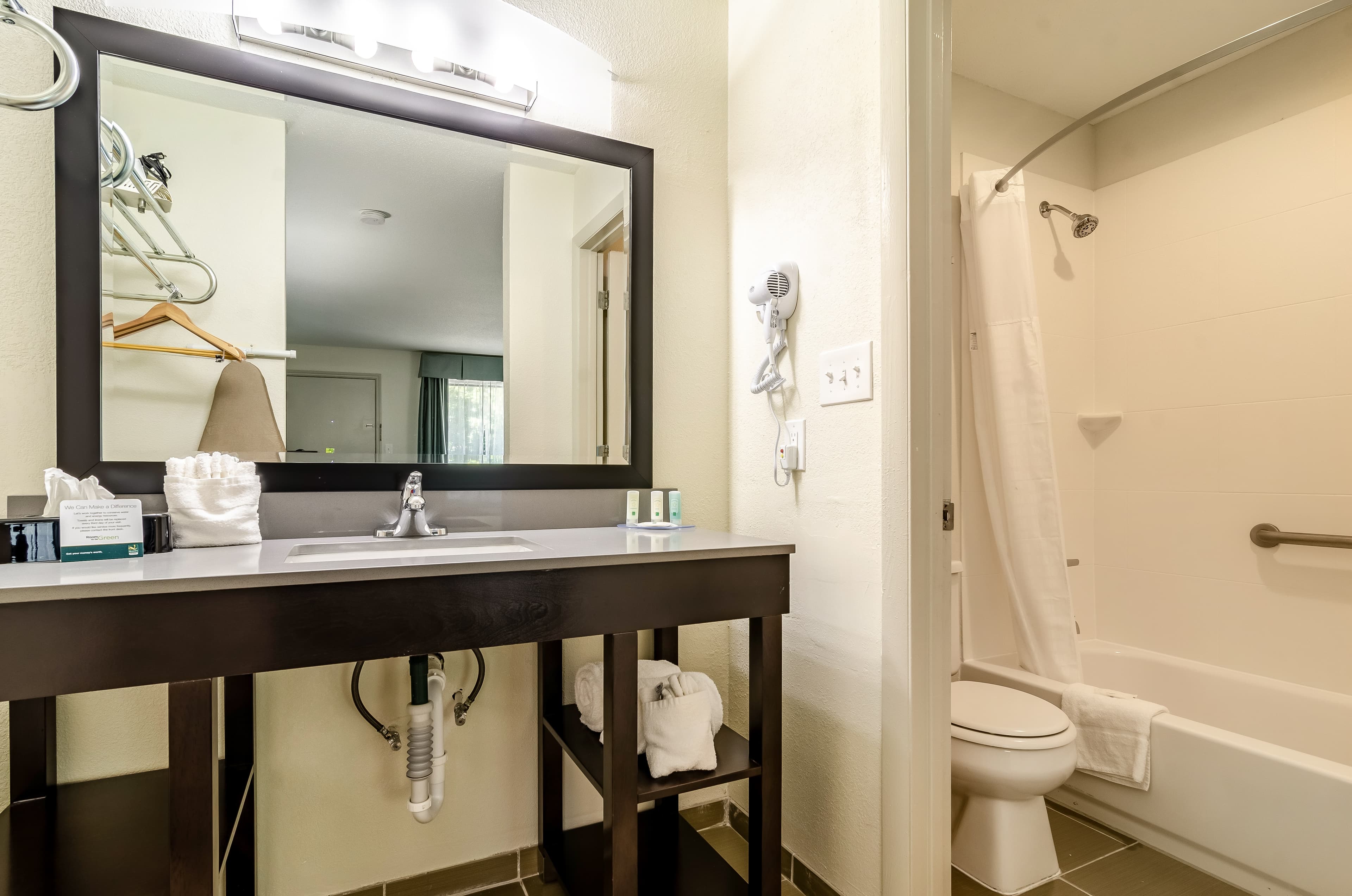 Quality Inn & Suites Creedmoor - Butner — 27