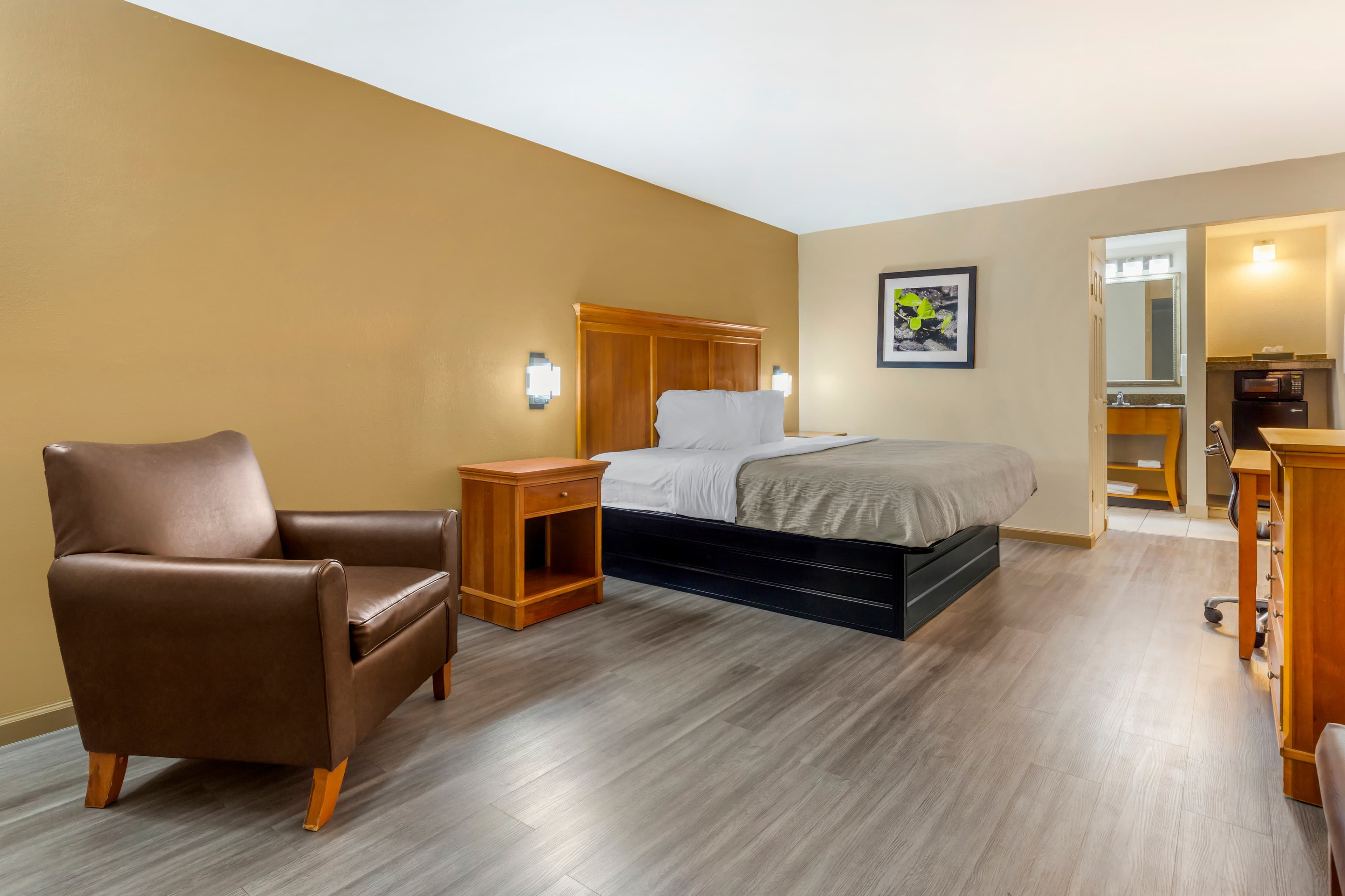 Quality Inn Lumberton North - Image 2