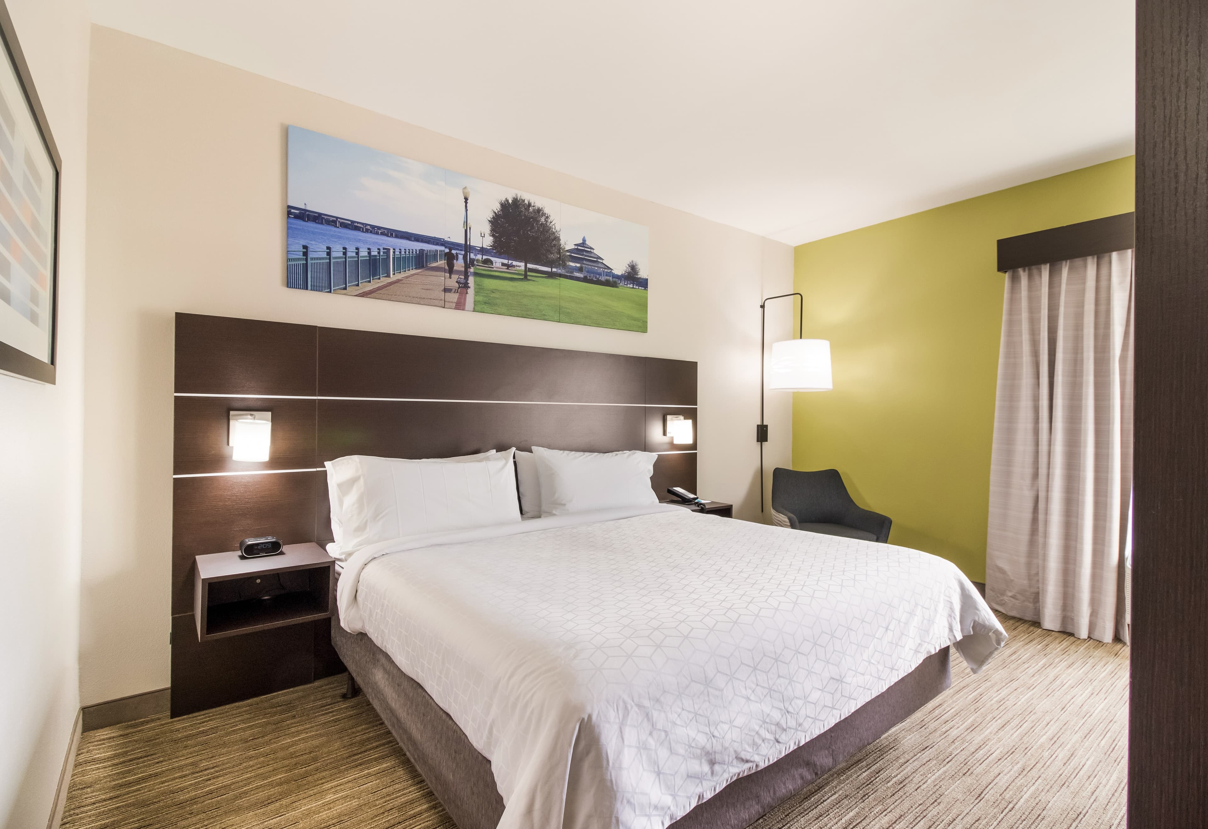 Clarion Pointe New Bern - Image 2