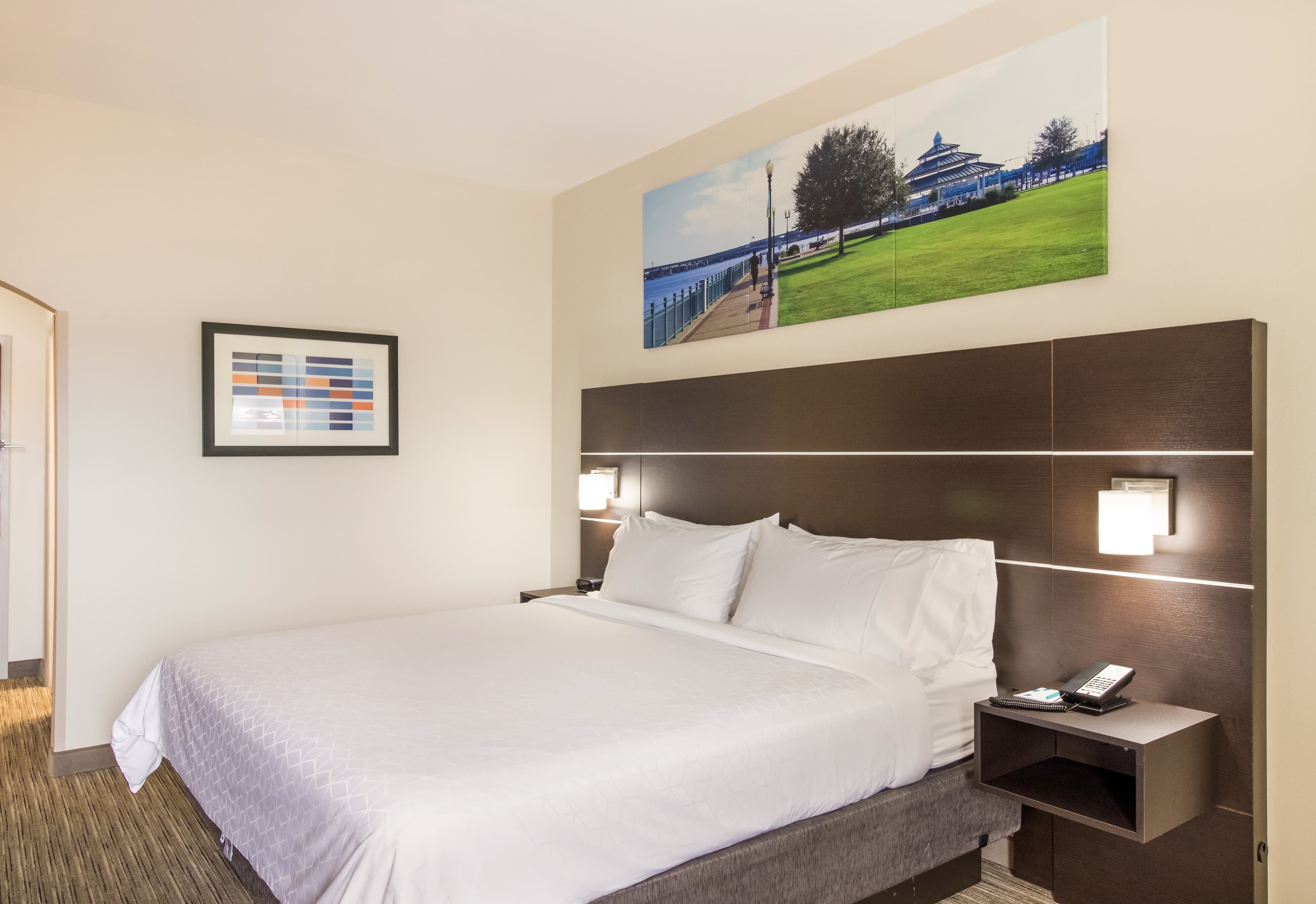 Clarion Pointe New Bern — 10