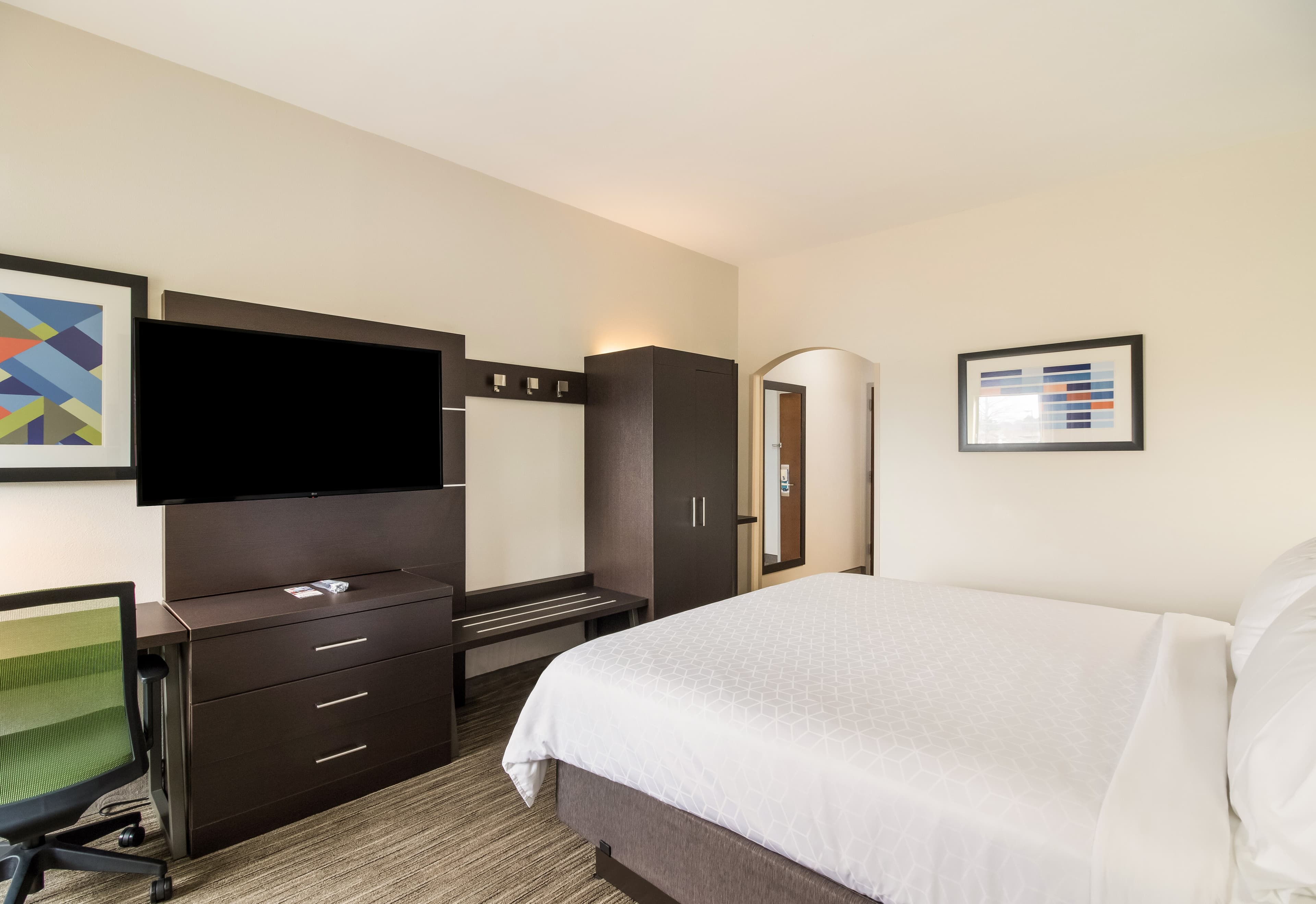 Clarion Pointe New Bern — 12