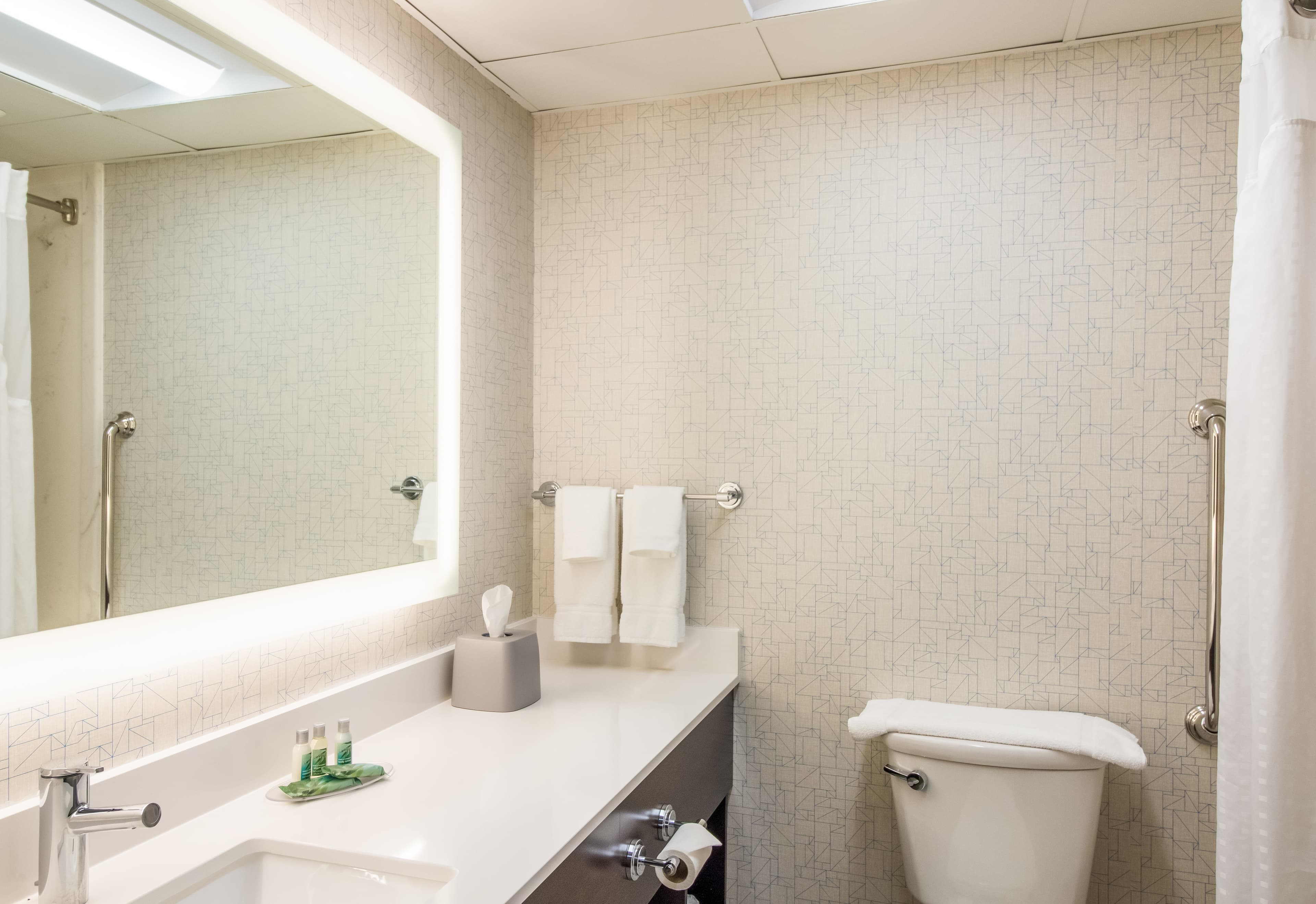 Clarion Pointe New Bern — 11