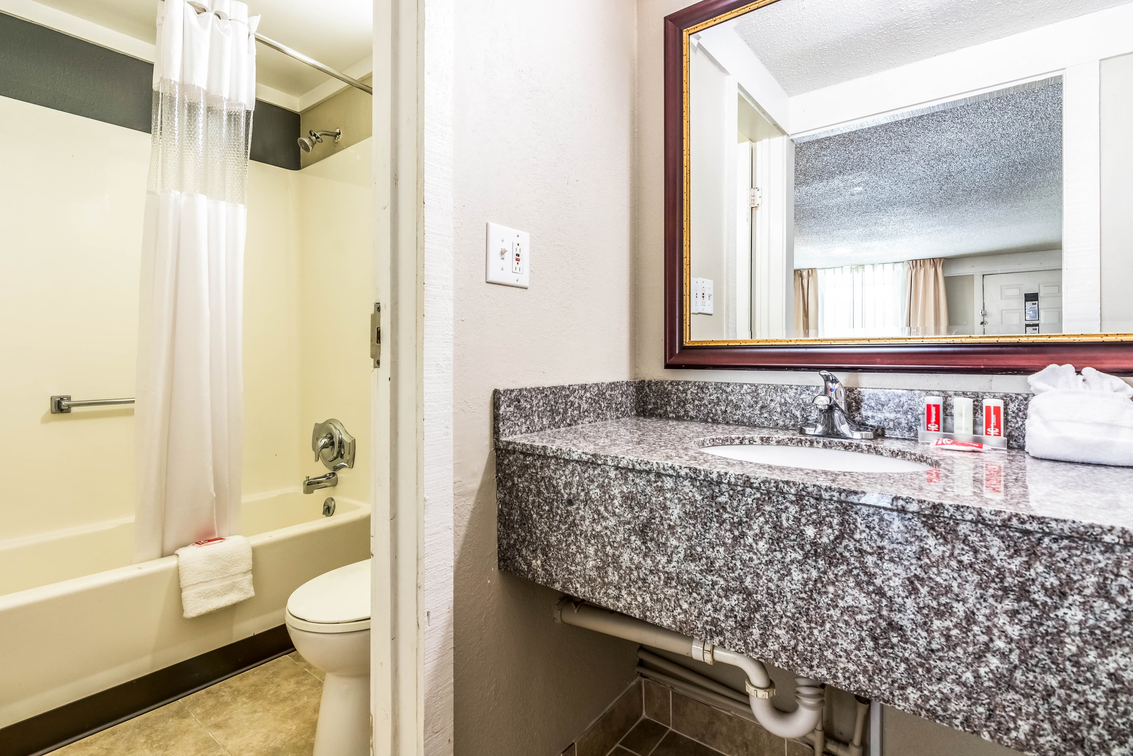 Econo Lodge Gastonia North — 19