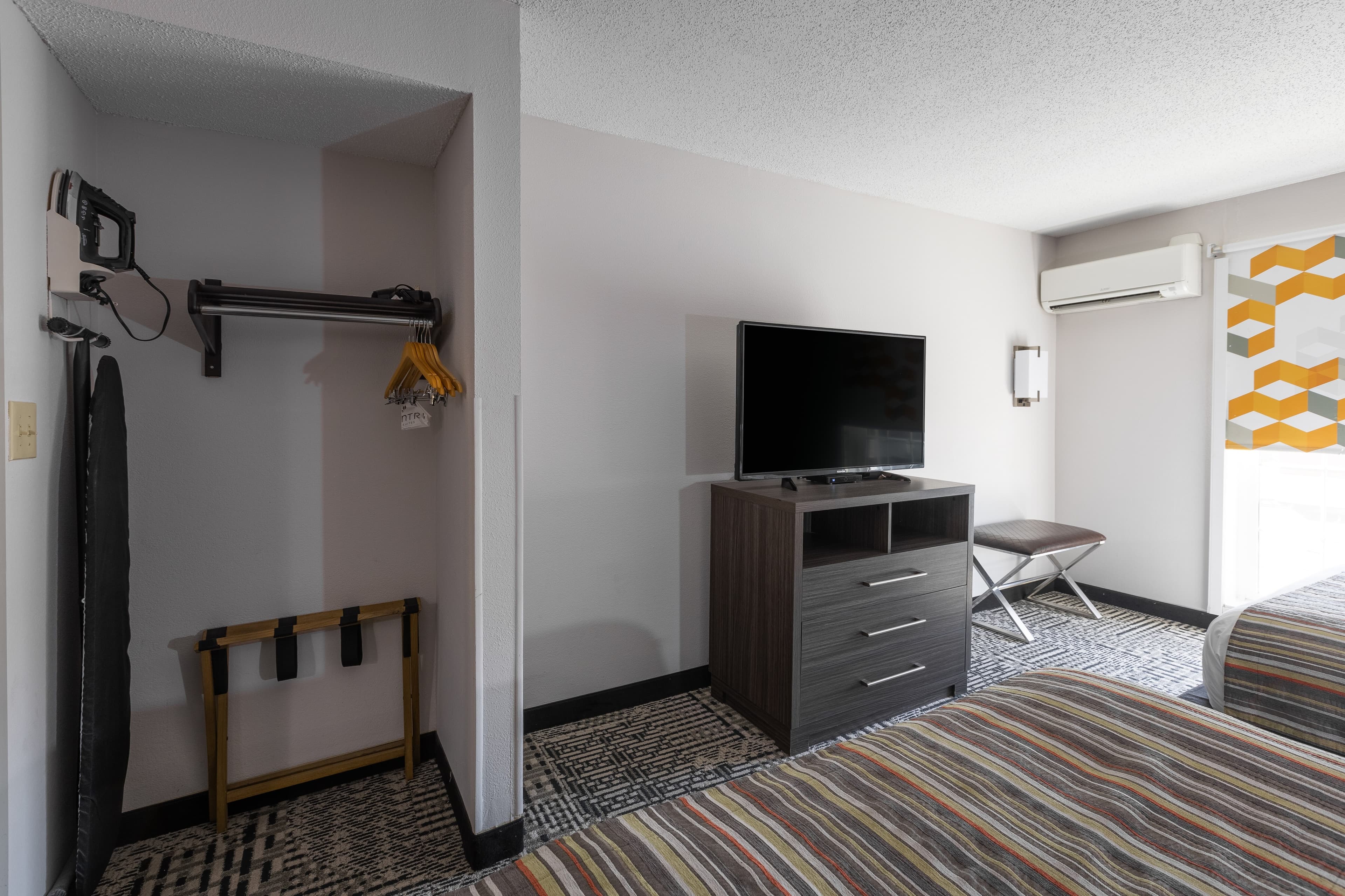 Country Inn & Suites by Radisson, Lake Norman Huntersville, NC — 38