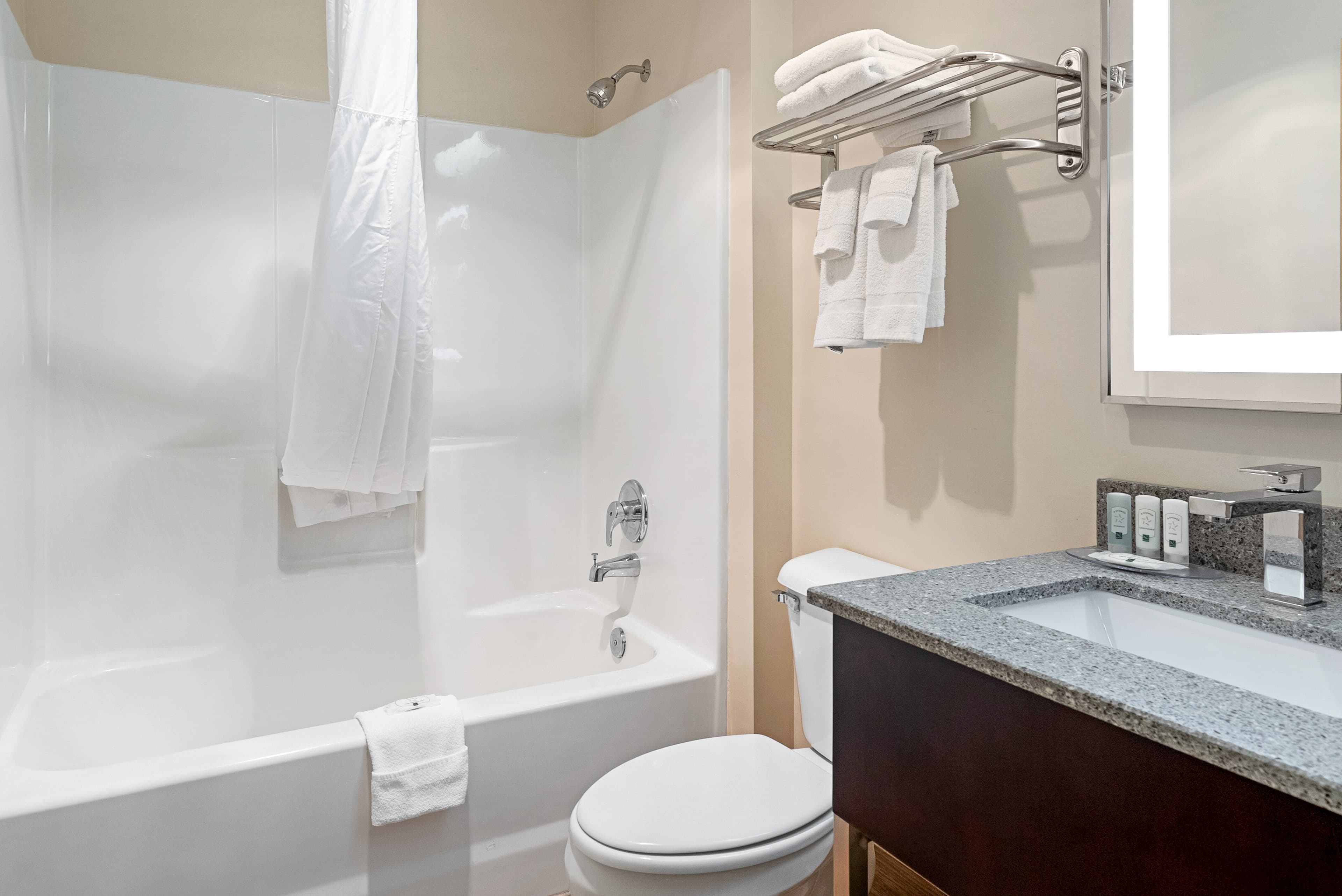 Quality Inn & Suites Robbinsville — 11