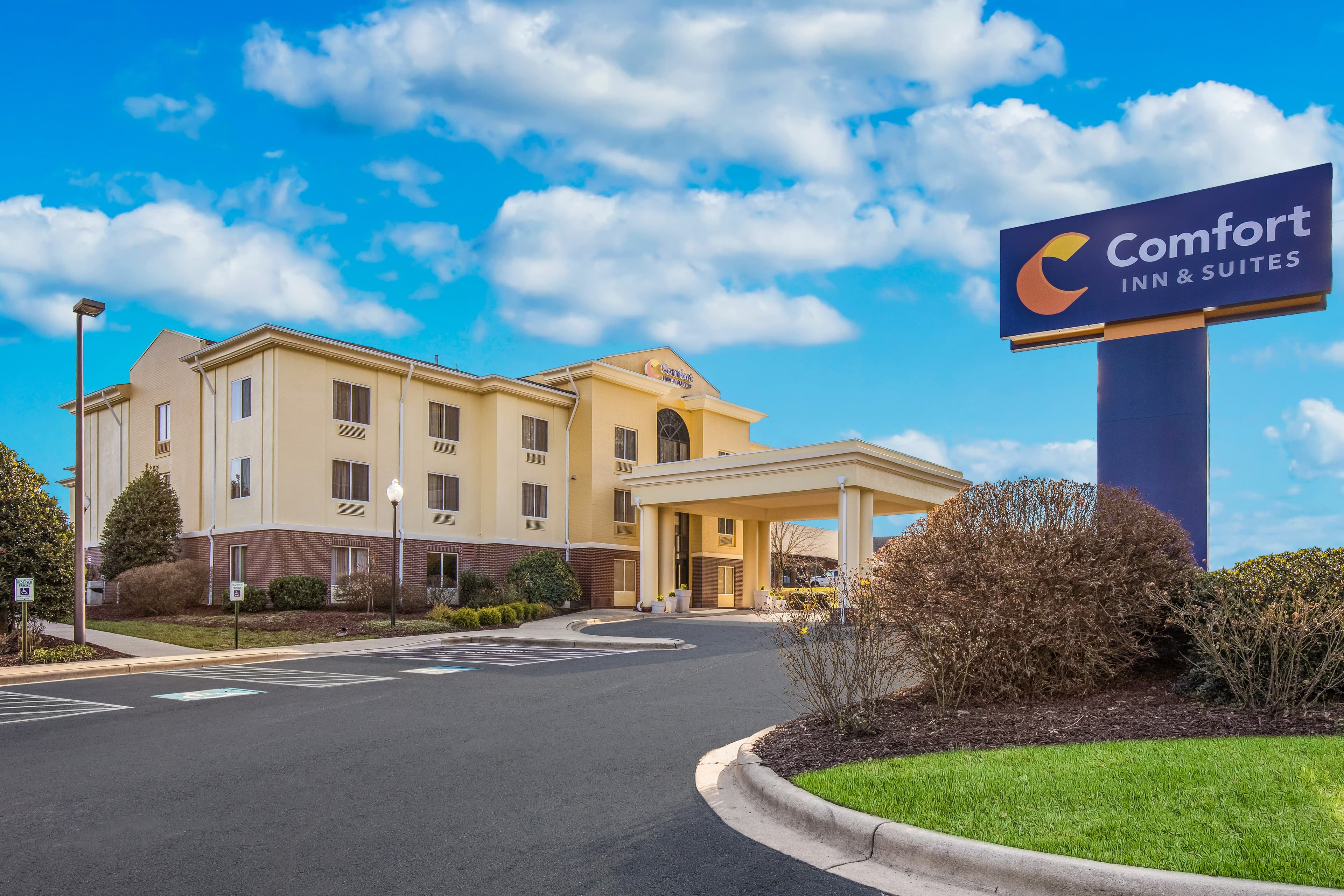 Comfort Inn & Suites Brevard North - Image 1
