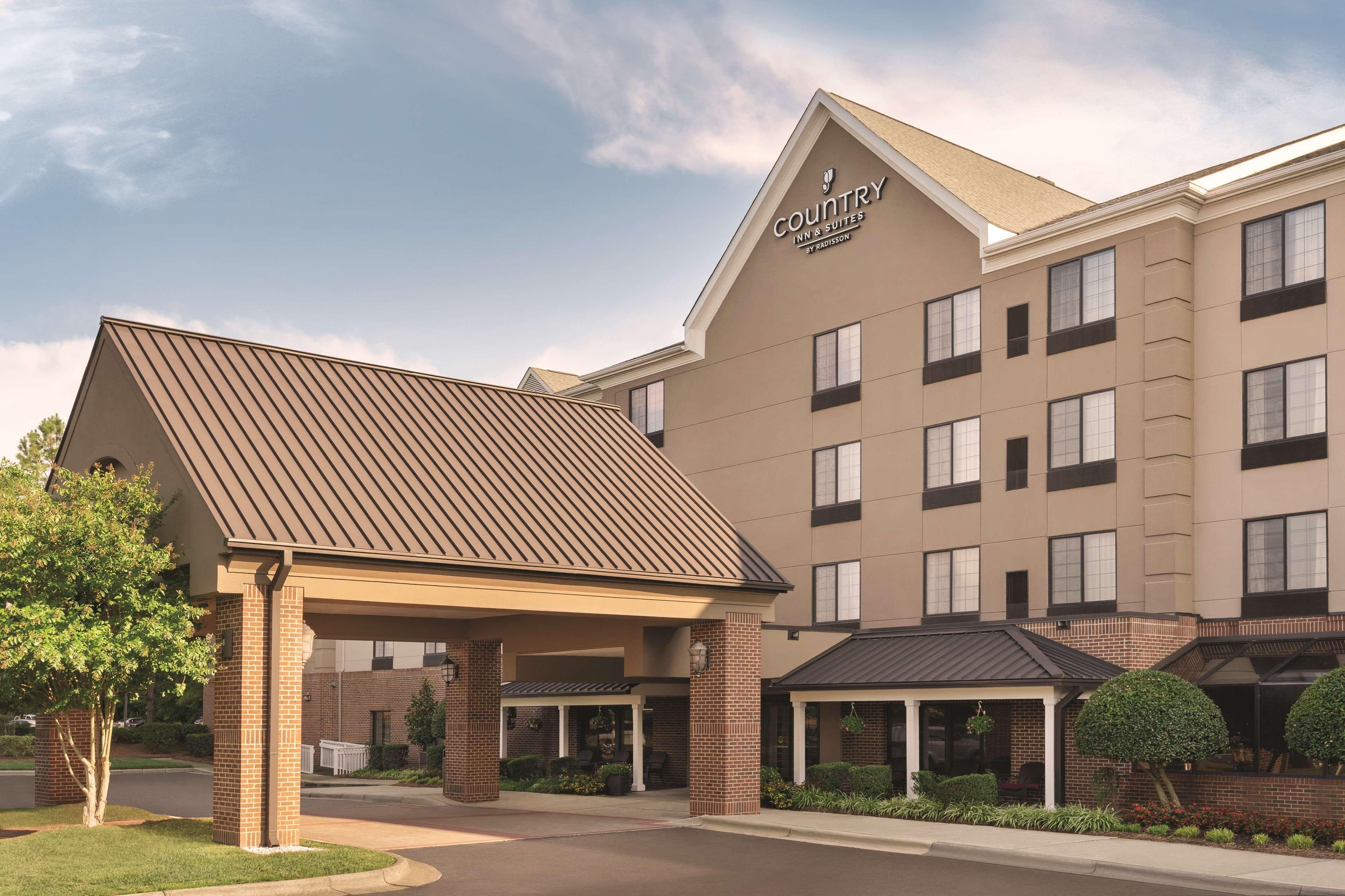 Country Inn & Suites by Radisson Raleigh-Durham Airport NC - Image 1