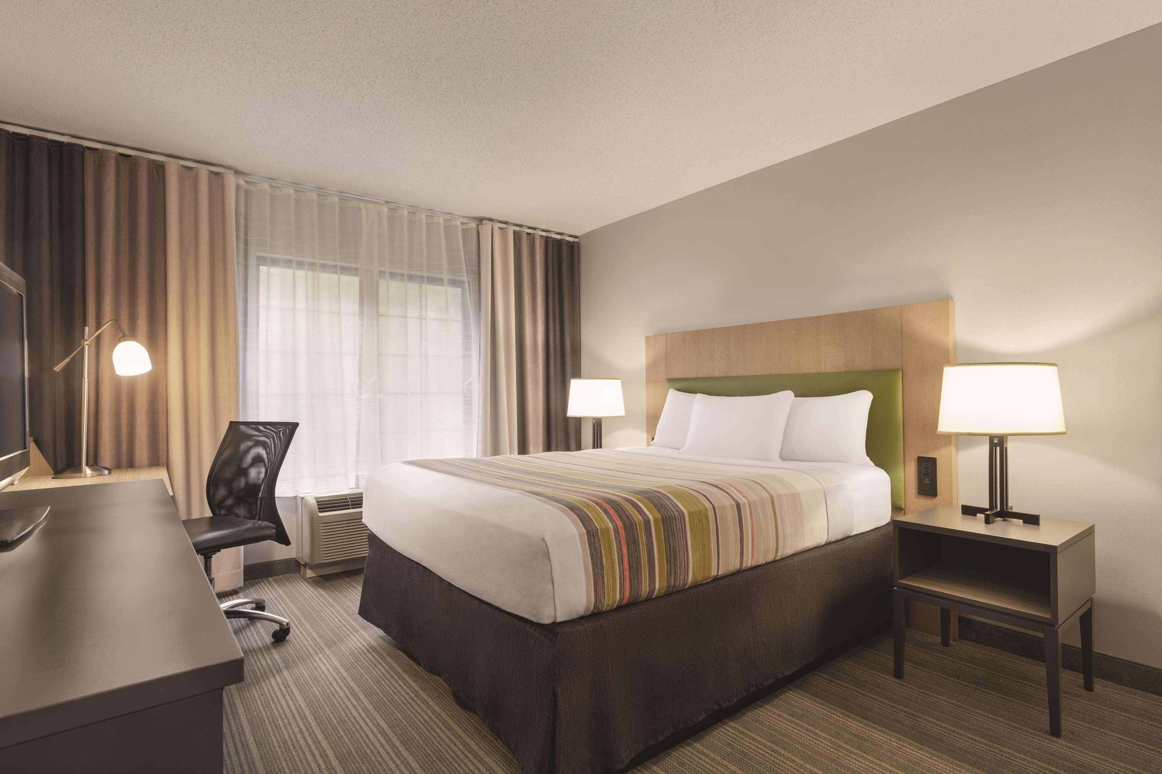 Country Inn & Suites by Radisson Raleigh-Durham Airport NC — 8