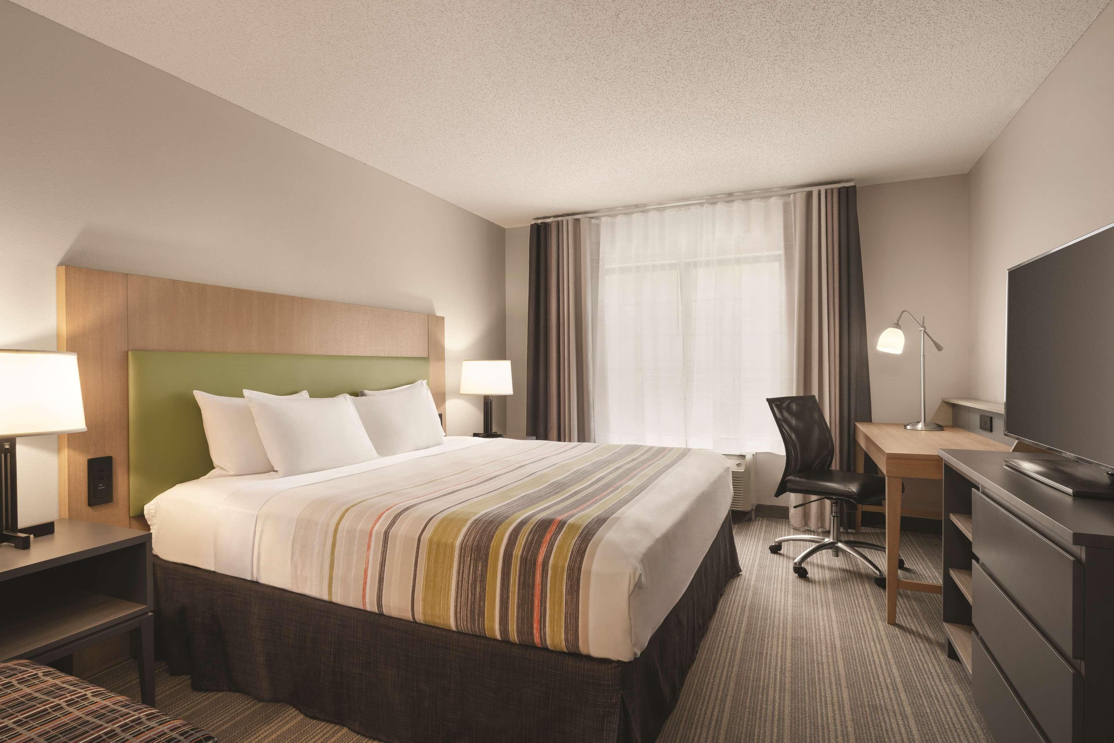 Country Inn & Suites by Radisson Raleigh-Durham Airport NC — 14
