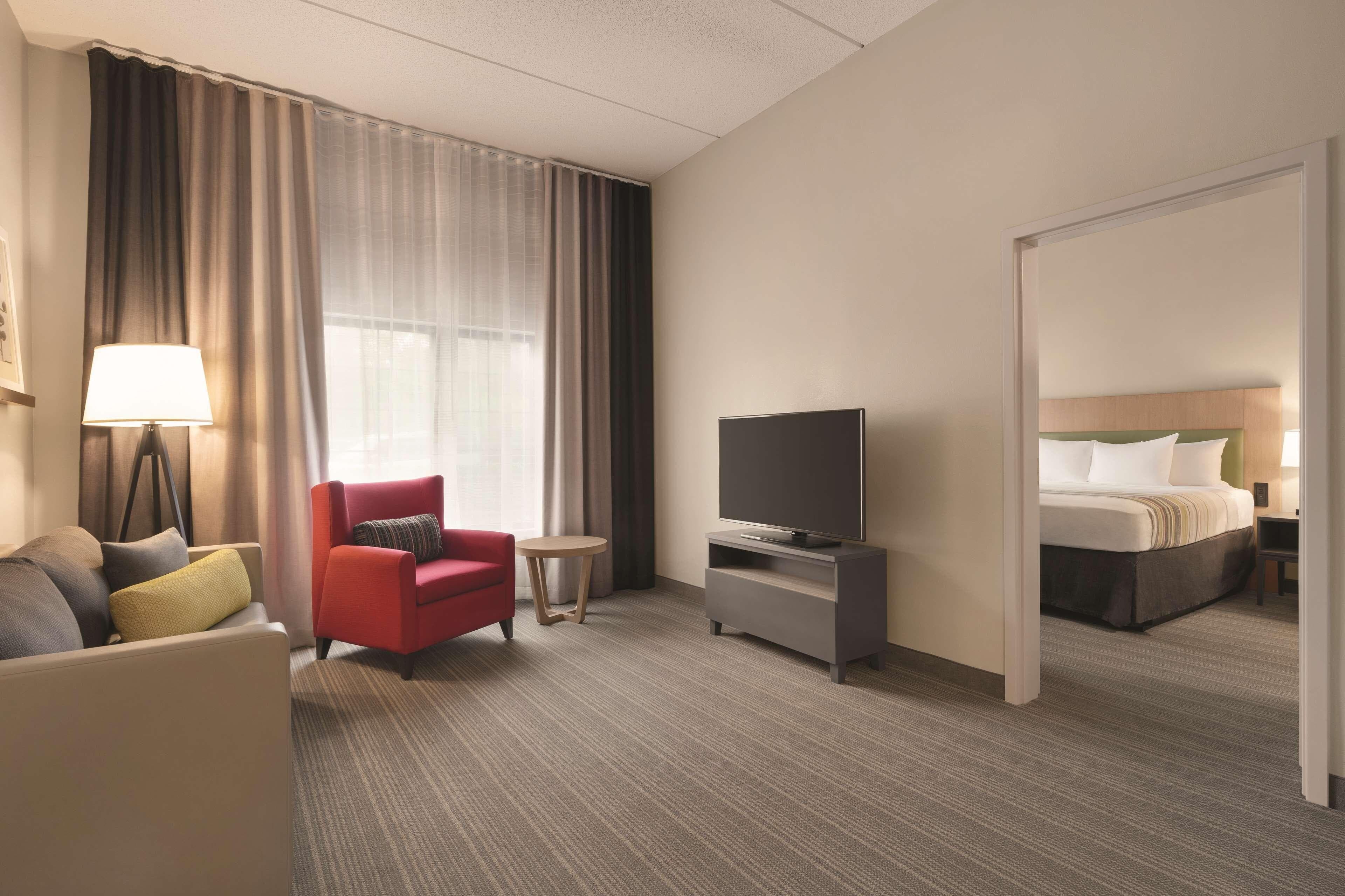 Country Inn & Suites by Radisson Raleigh-Durham Airport NC - Image 4