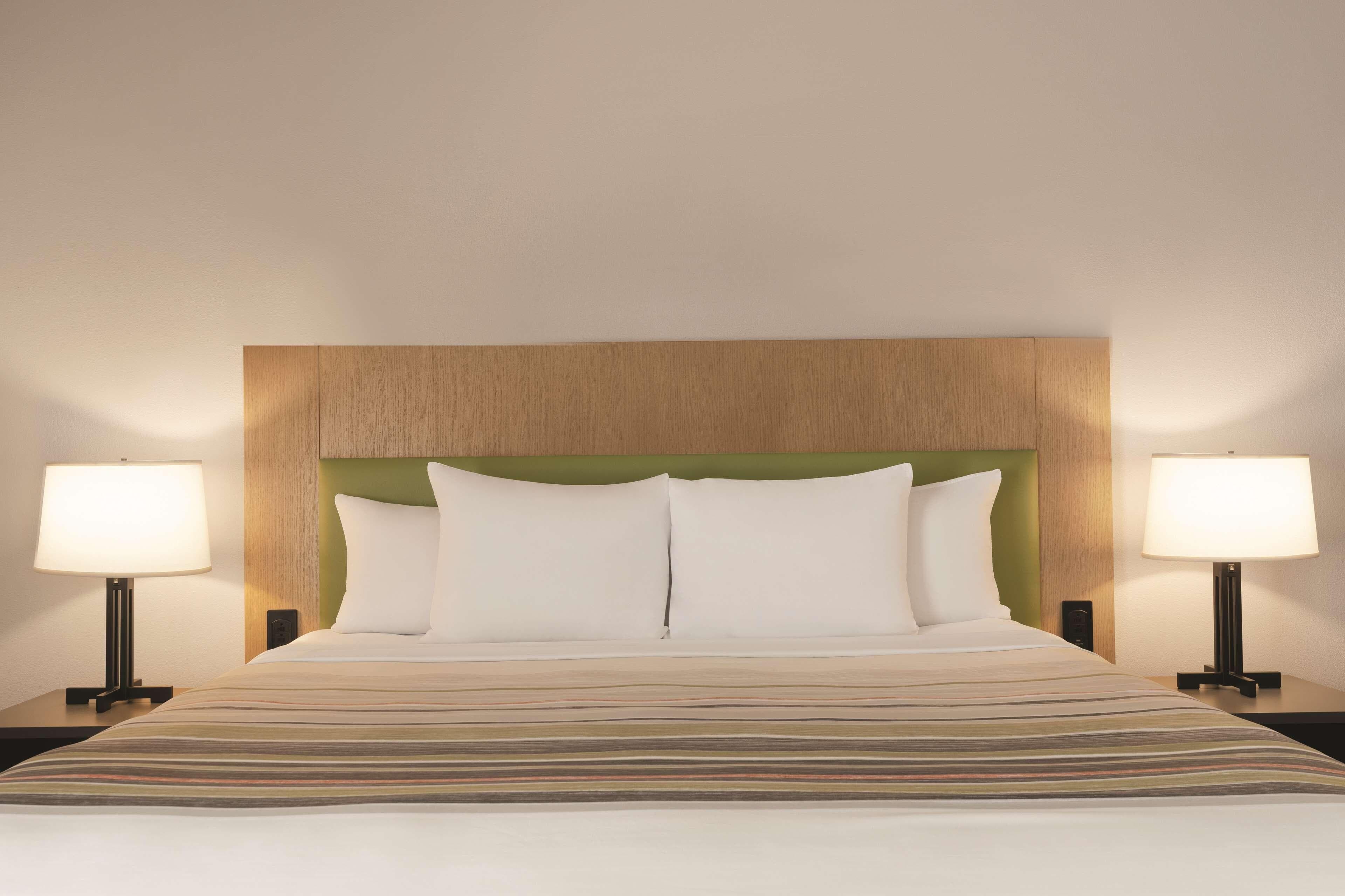 Country Inn & Suites by Radisson Raleigh-Durham Airport NC — 7
