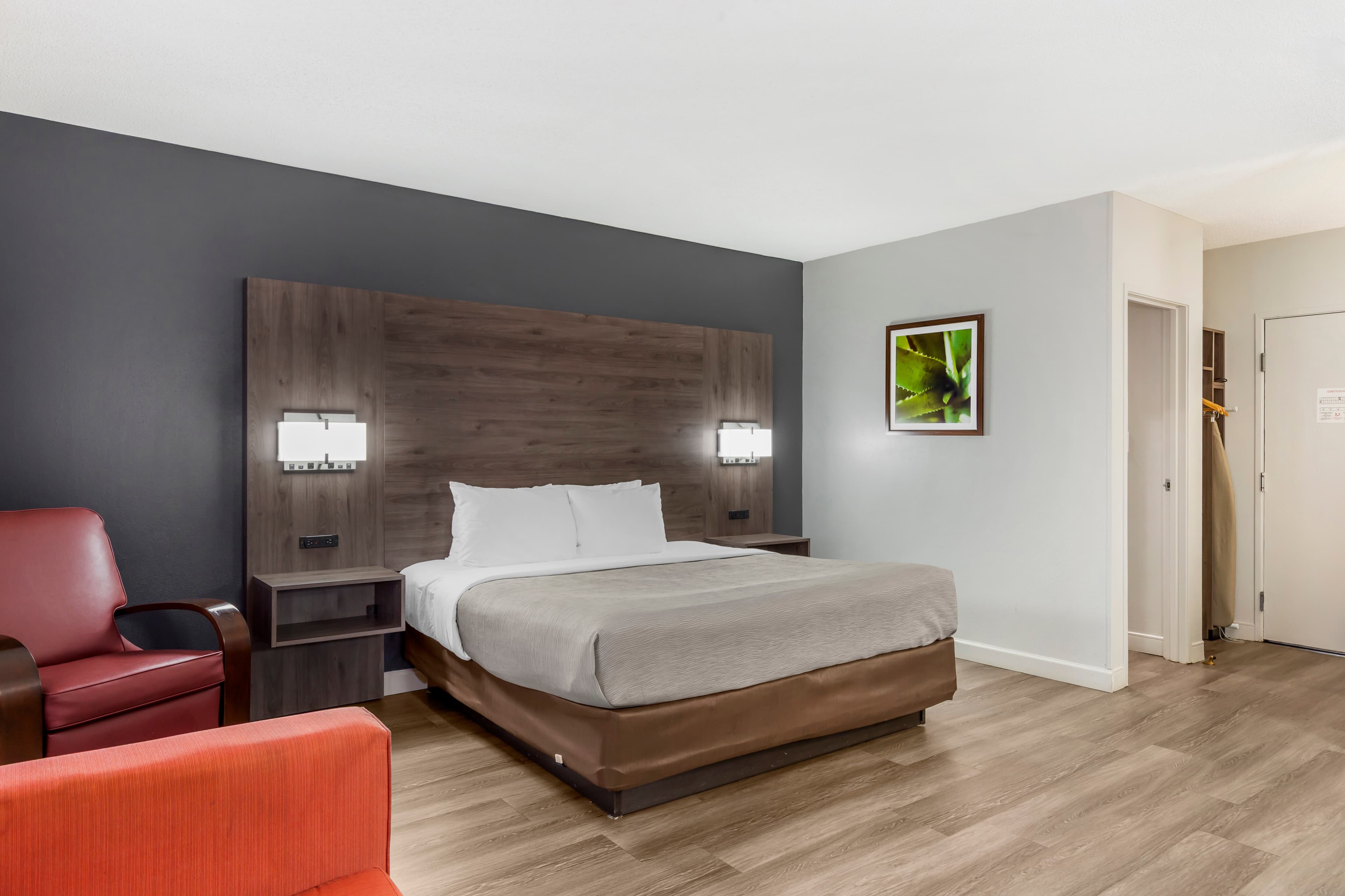 Quality Inn & Suites Raleigh Durham Airport - Image 3