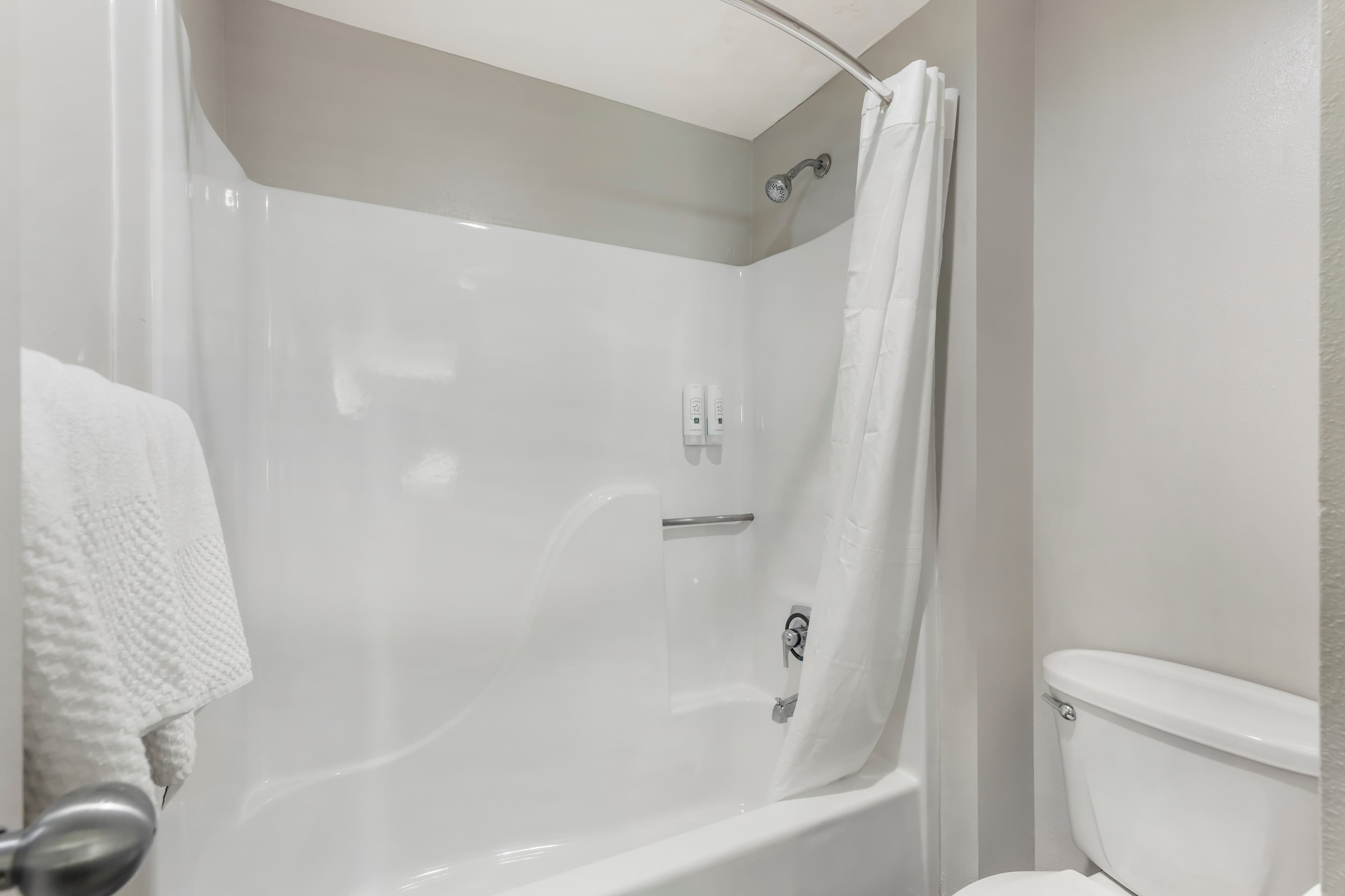 Quality Inn & Suites Raleigh Durham Airport — 6