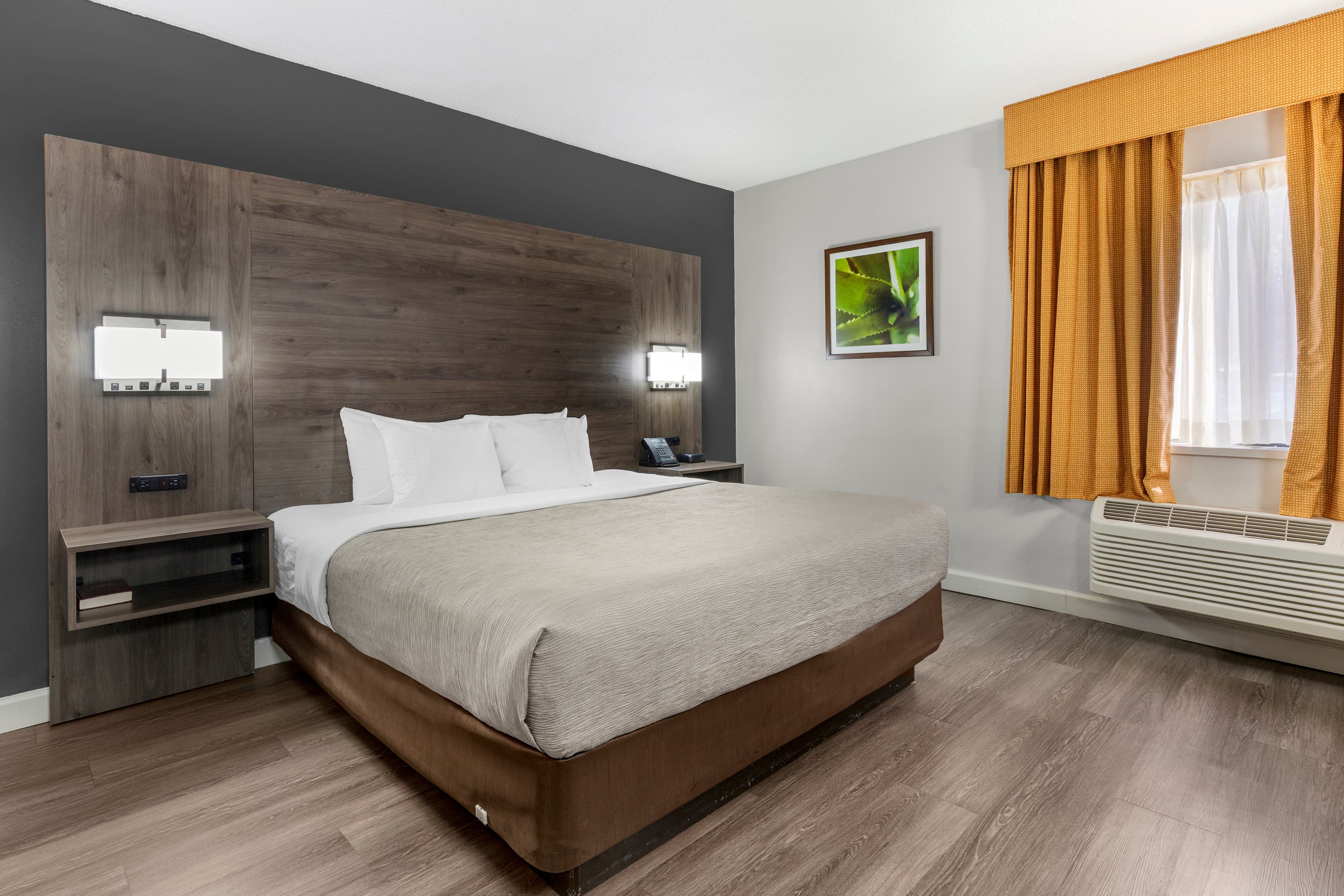Quality Inn & Suites Raleigh Durham Airport — 7