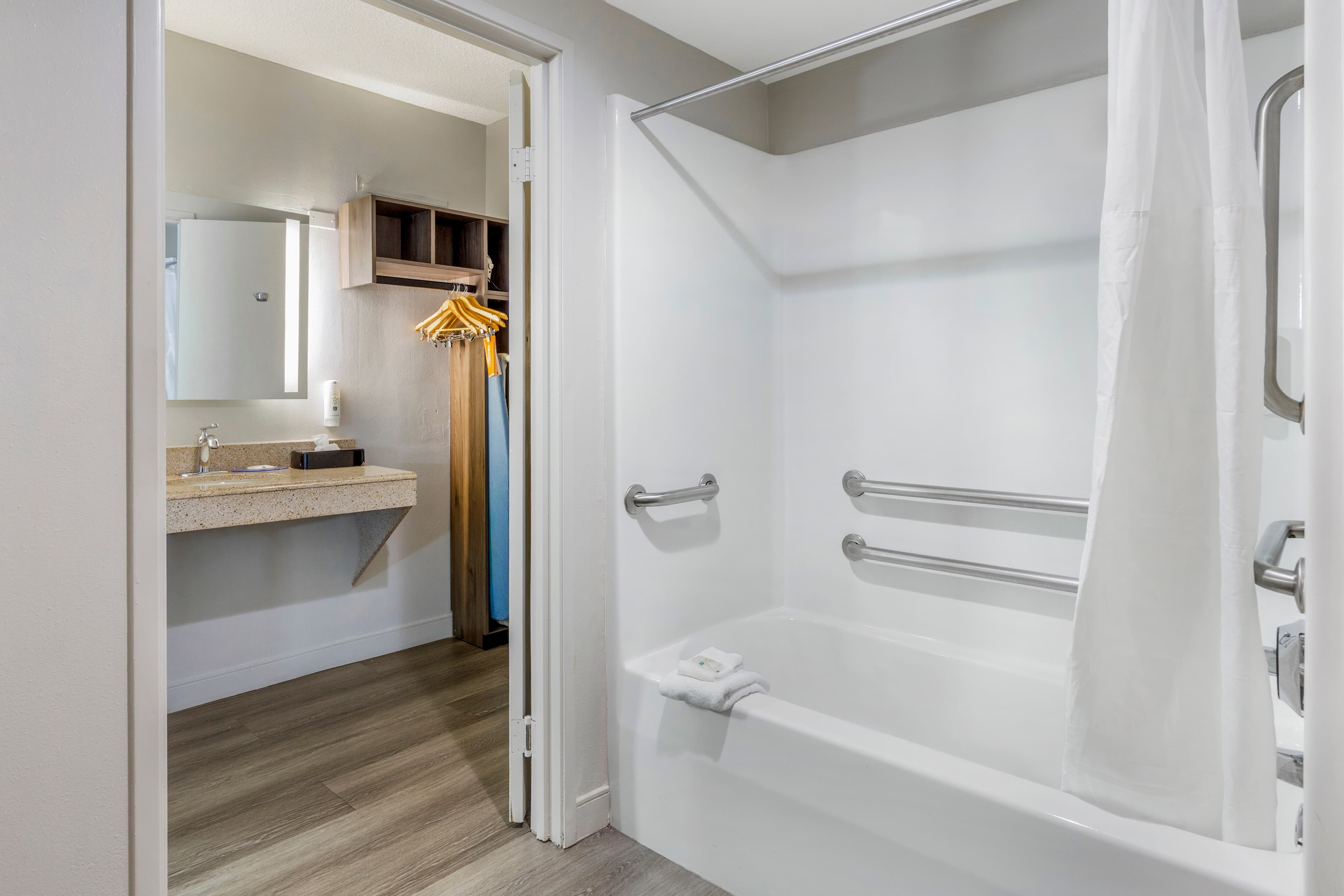 Quality Inn & Suites Raleigh Durham Airport — 10