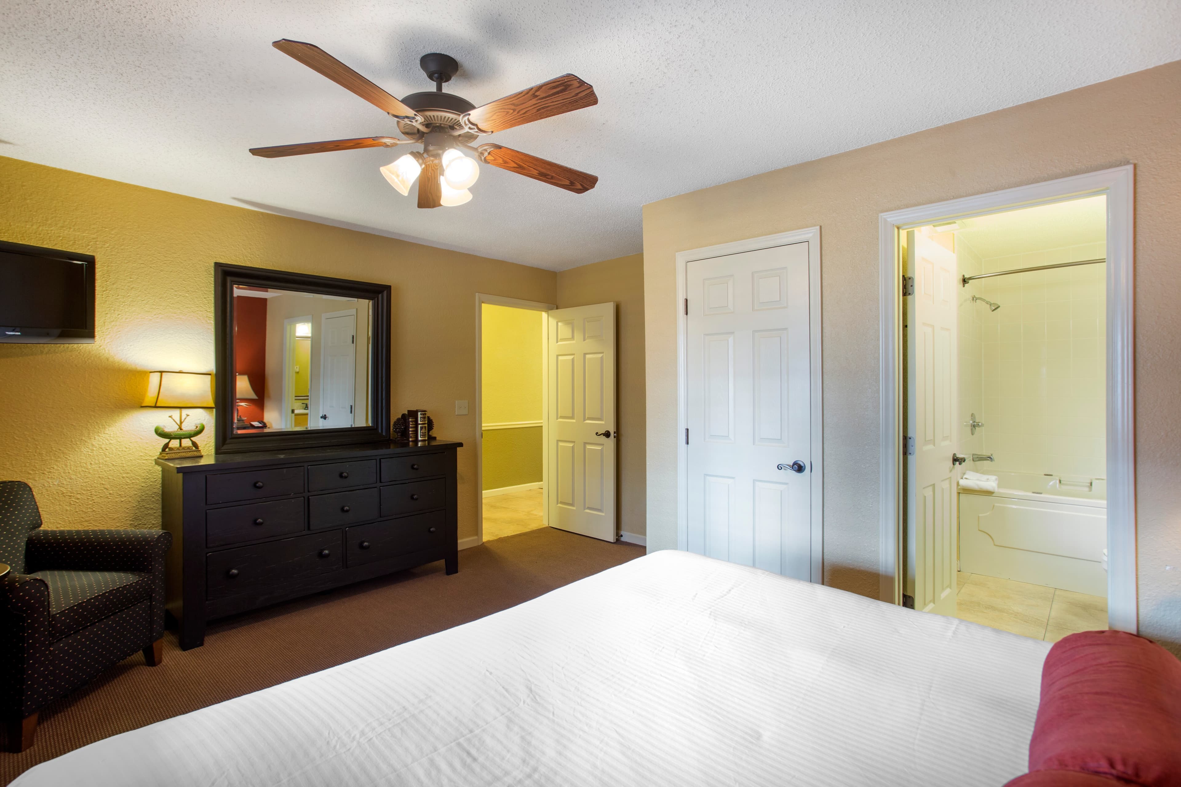 Bluegreen Vacations Blue Ridge Village, an Ascend Collection Resort — 4
