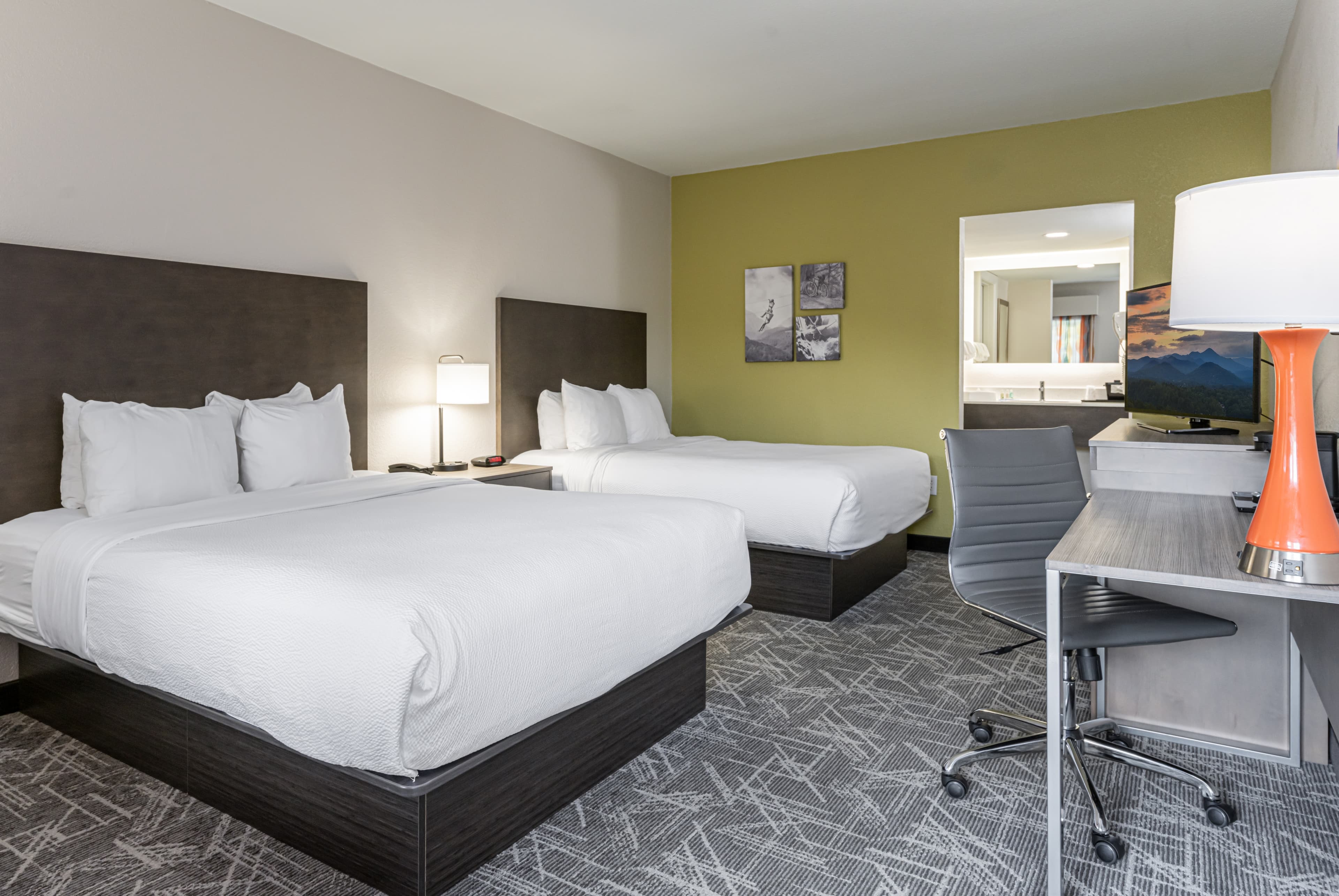 Quality Inn Asheville Downtown Tunnel Rd — 16
