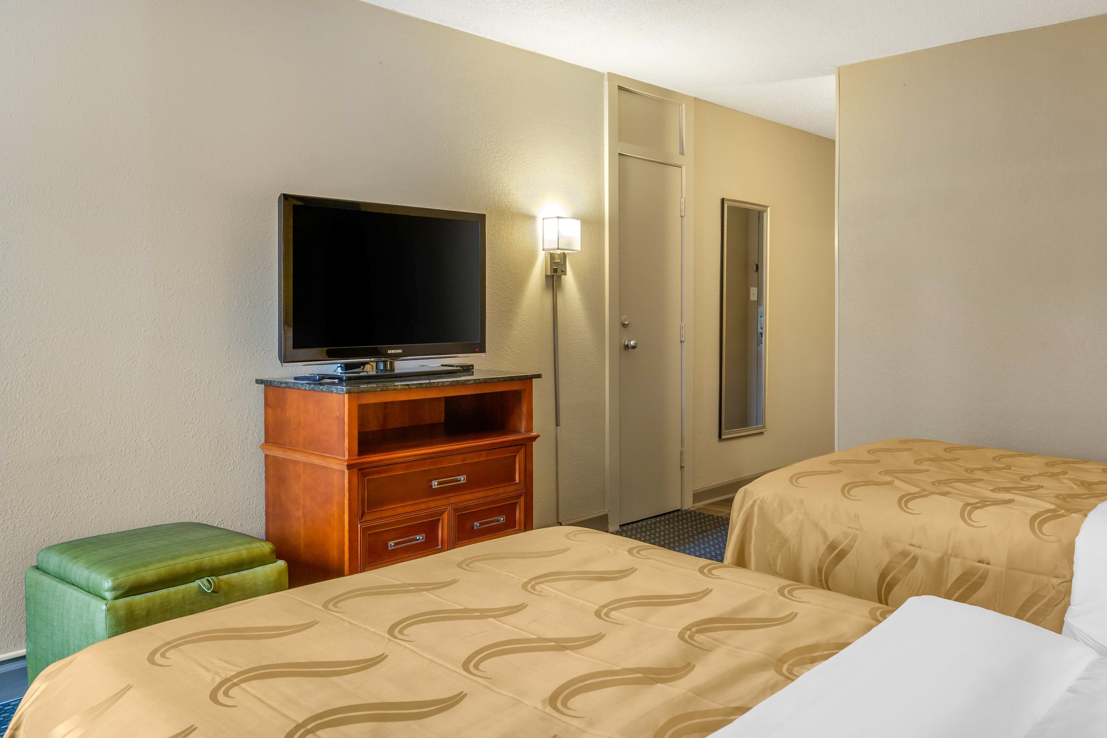 Quality Inn & Suites Apex-Holly Springs - Image 5