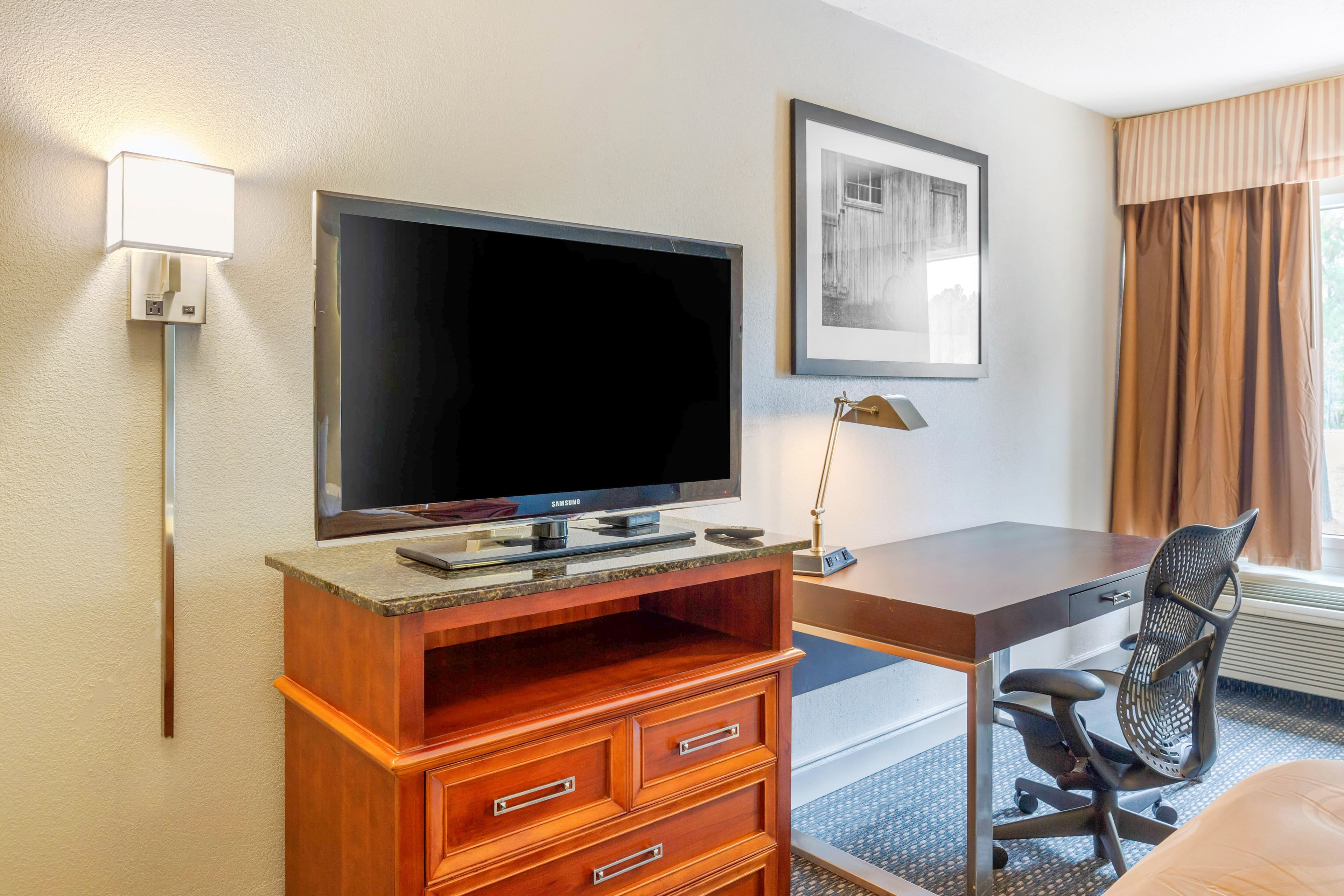 Quality Inn & Suites Apex-Holly Springs — 10