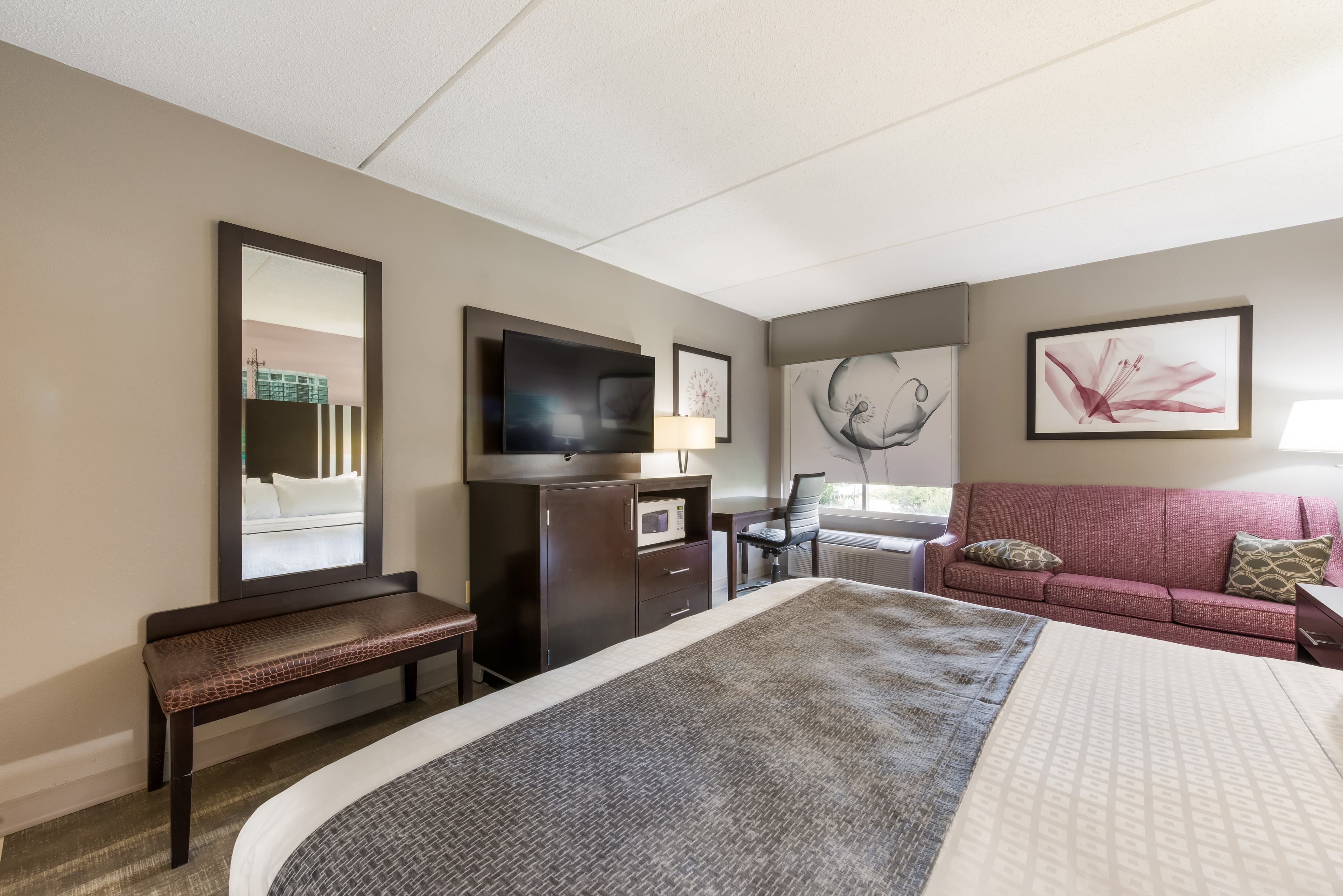 Clarion Pointe Greensboro Airport - Image 3