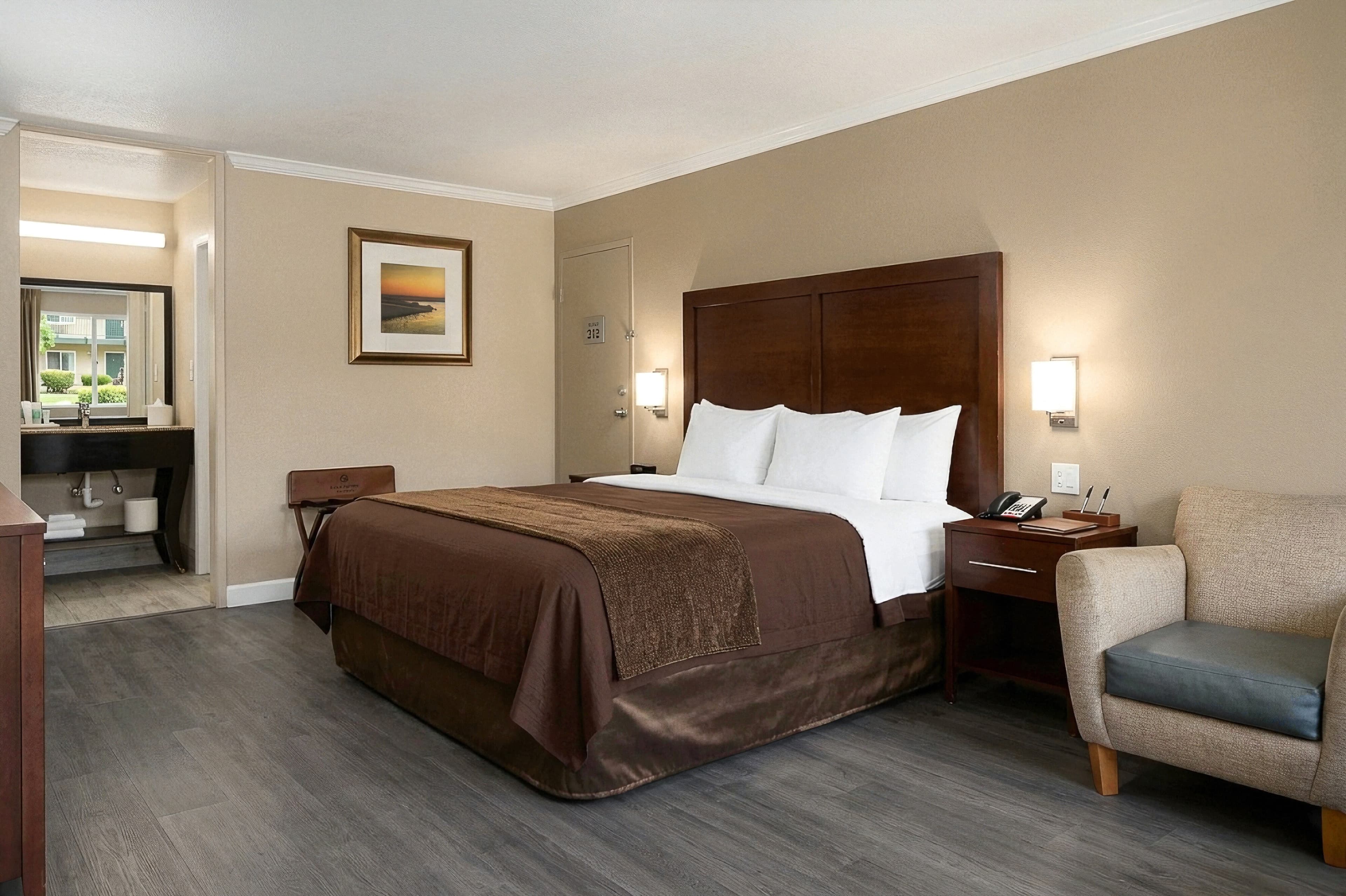 Rodeway Inn Monroe - Image 2