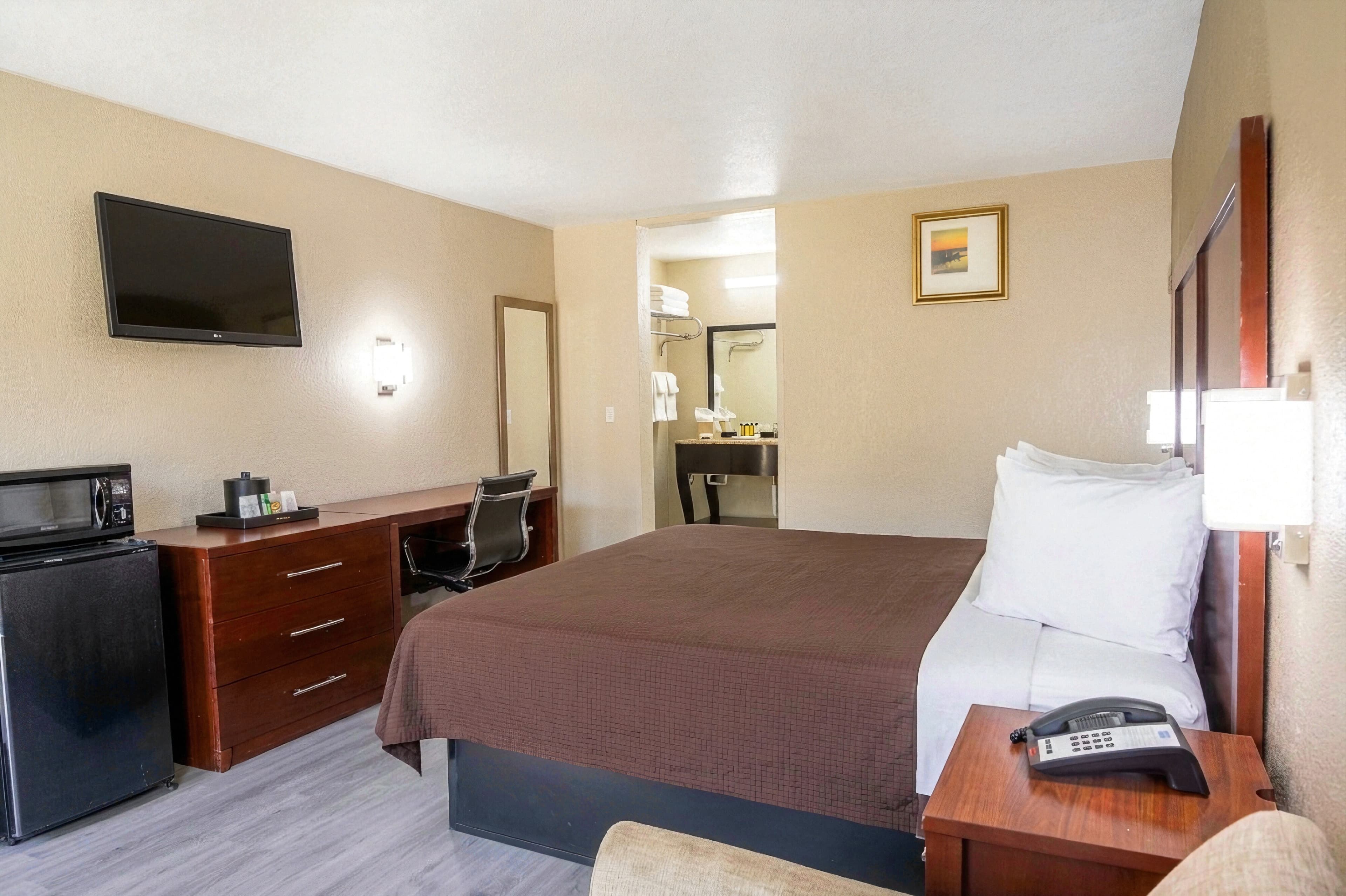 Rodeway Inn Monroe - Image 3