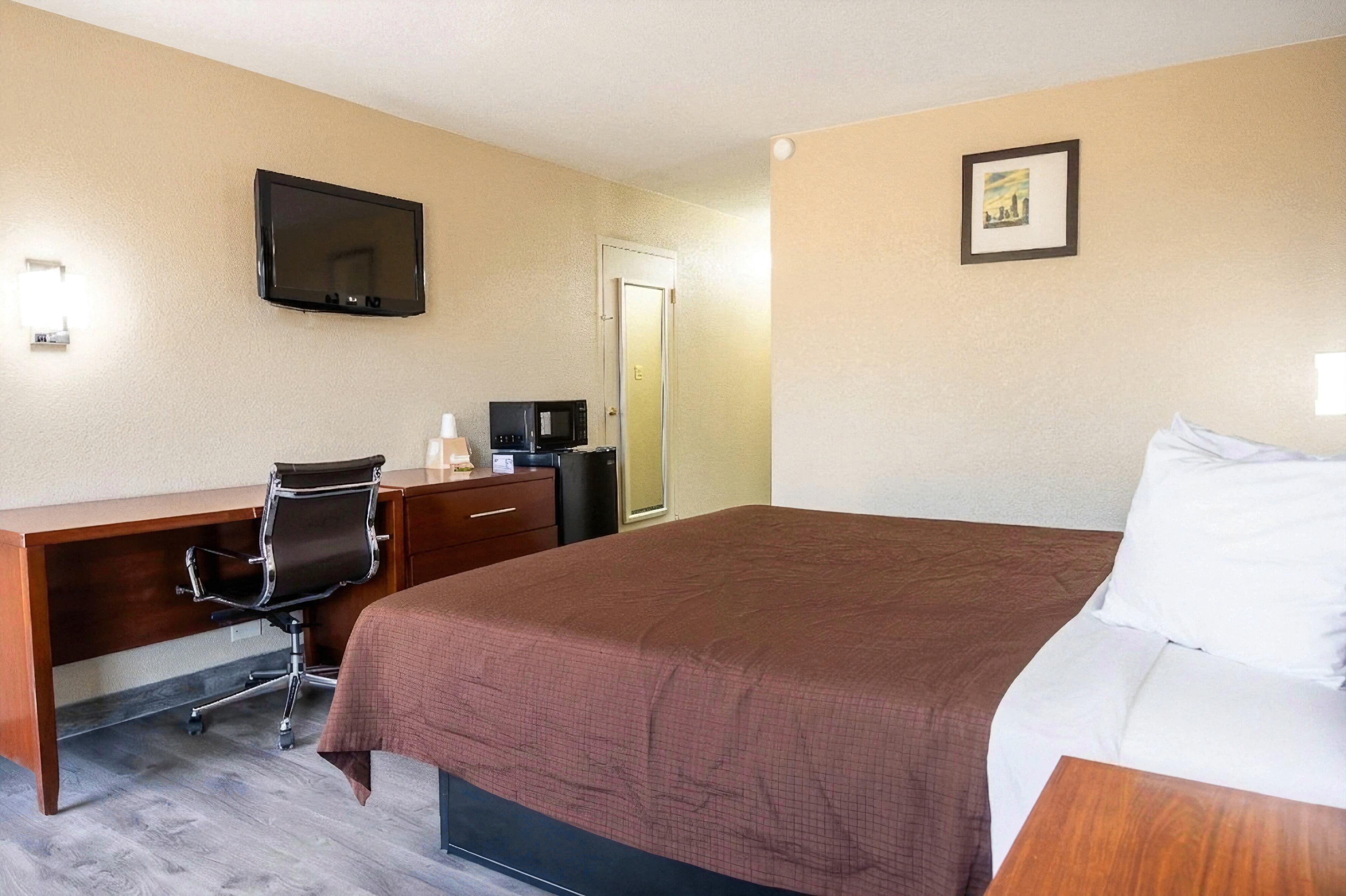 Rodeway Inn Monroe — 17