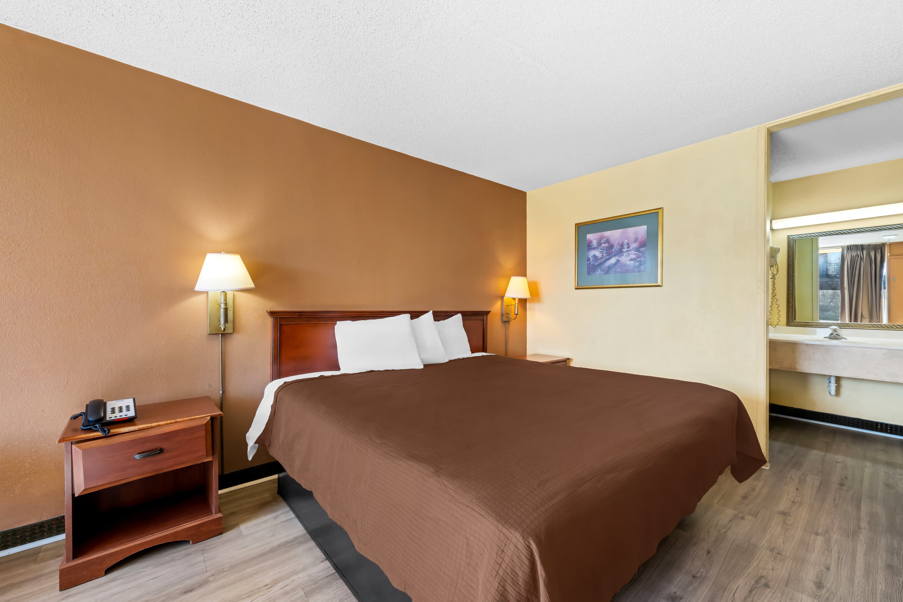 Rodeway Inn Monroe — 11