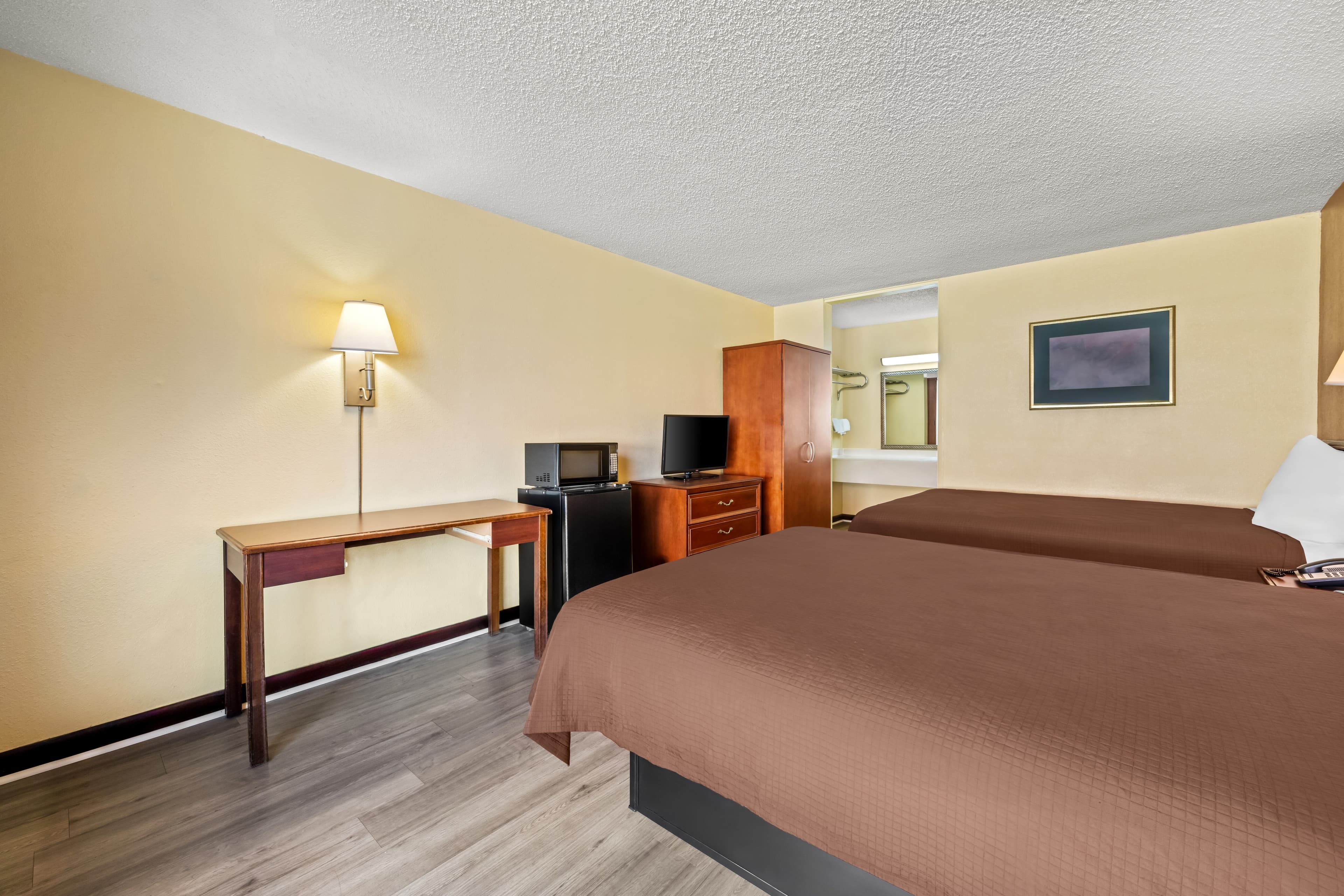 Rodeway Inn Monroe — 28