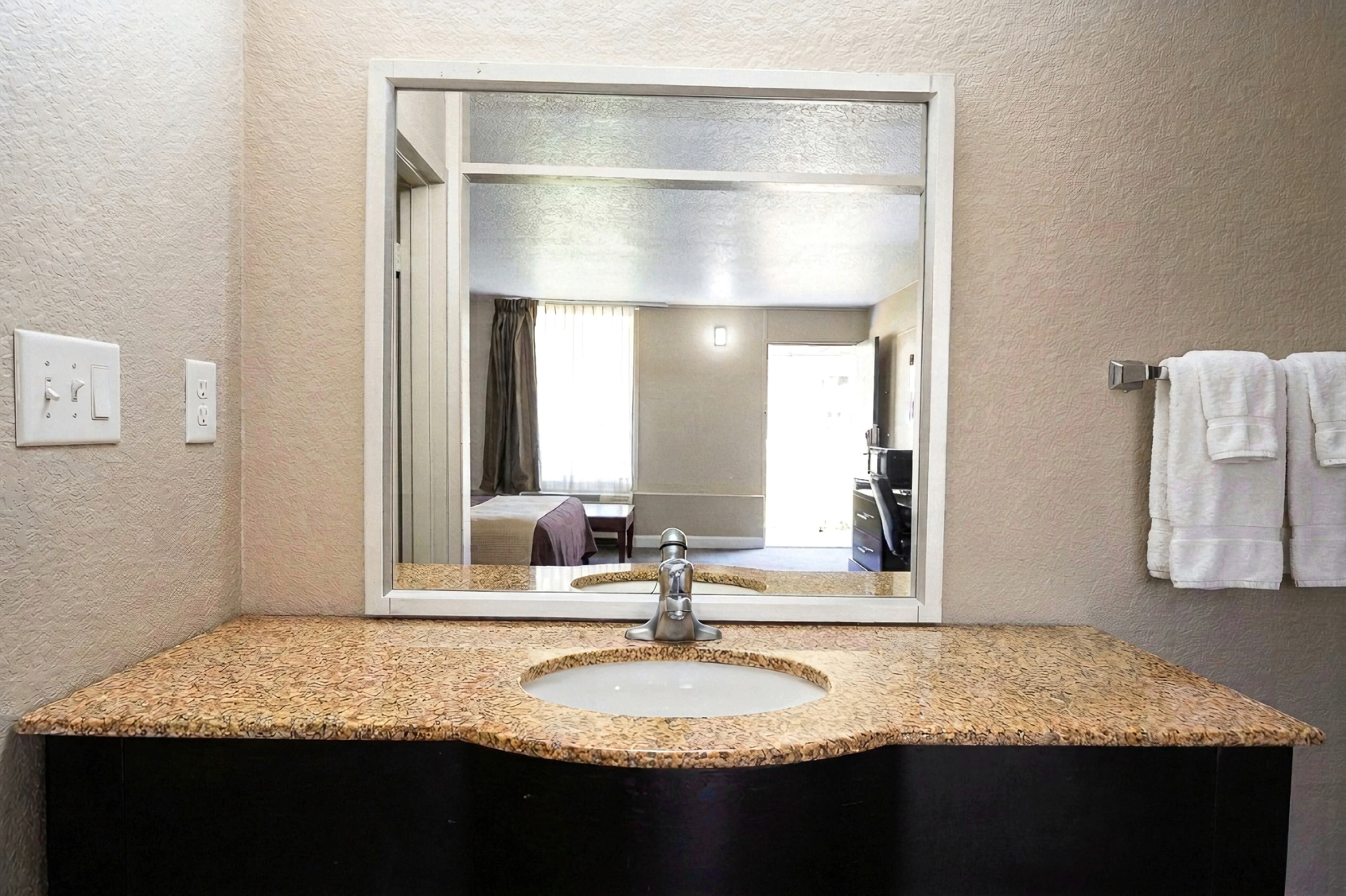 Rodeway Inn Monroe — 41