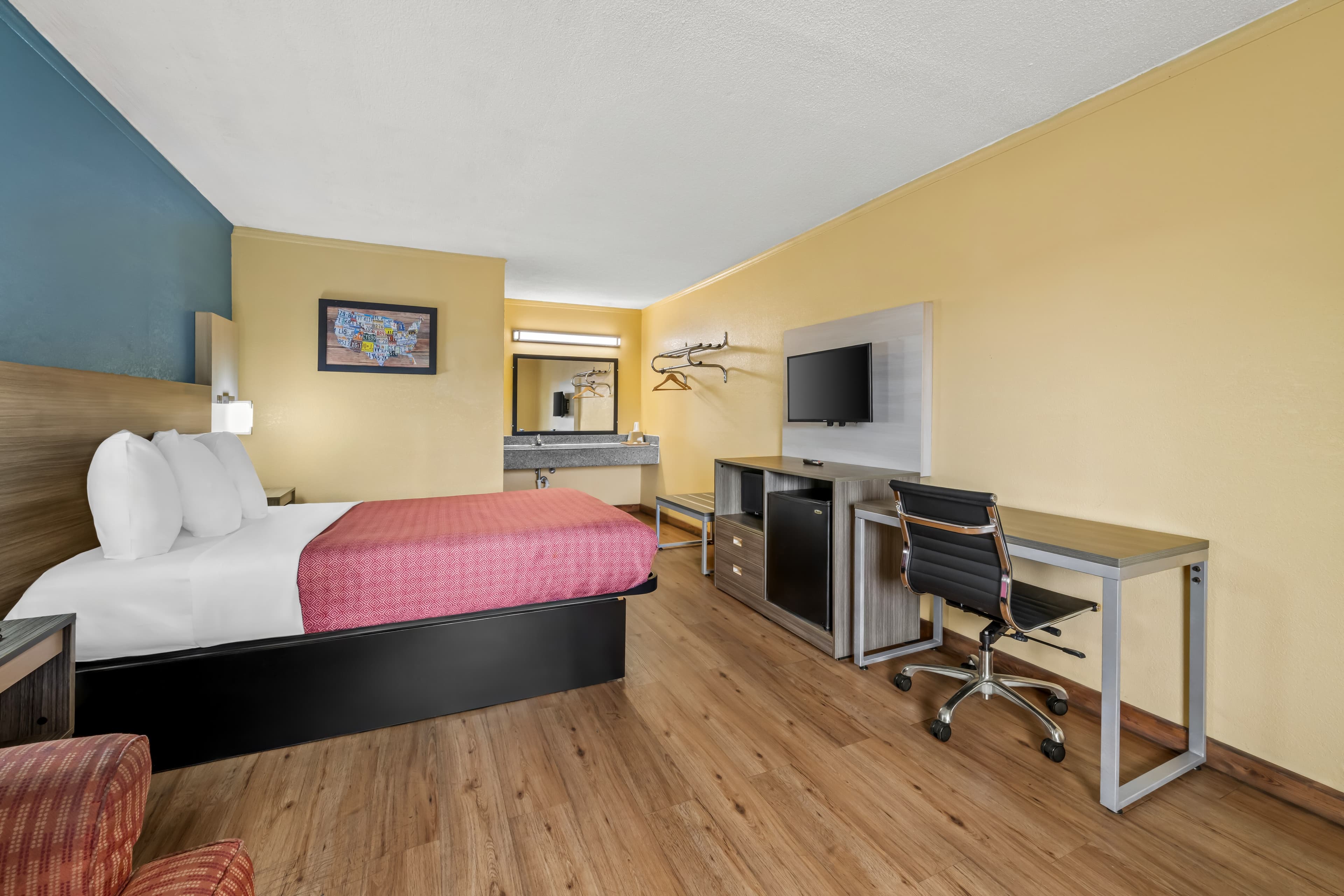 Econo Lodge Charlotte Airport Area - Image 3