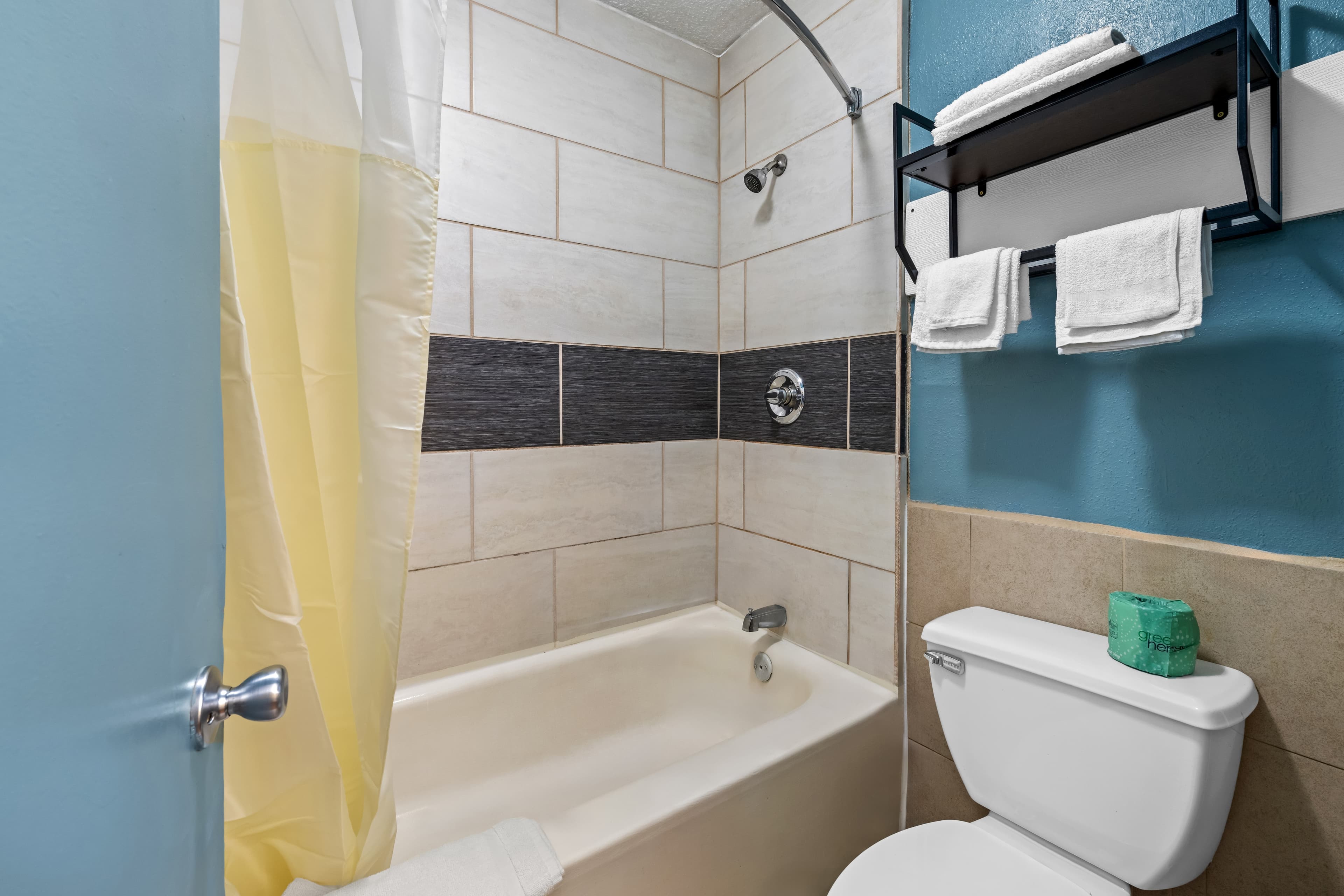 Econo Lodge Charlotte Airport Area — 8