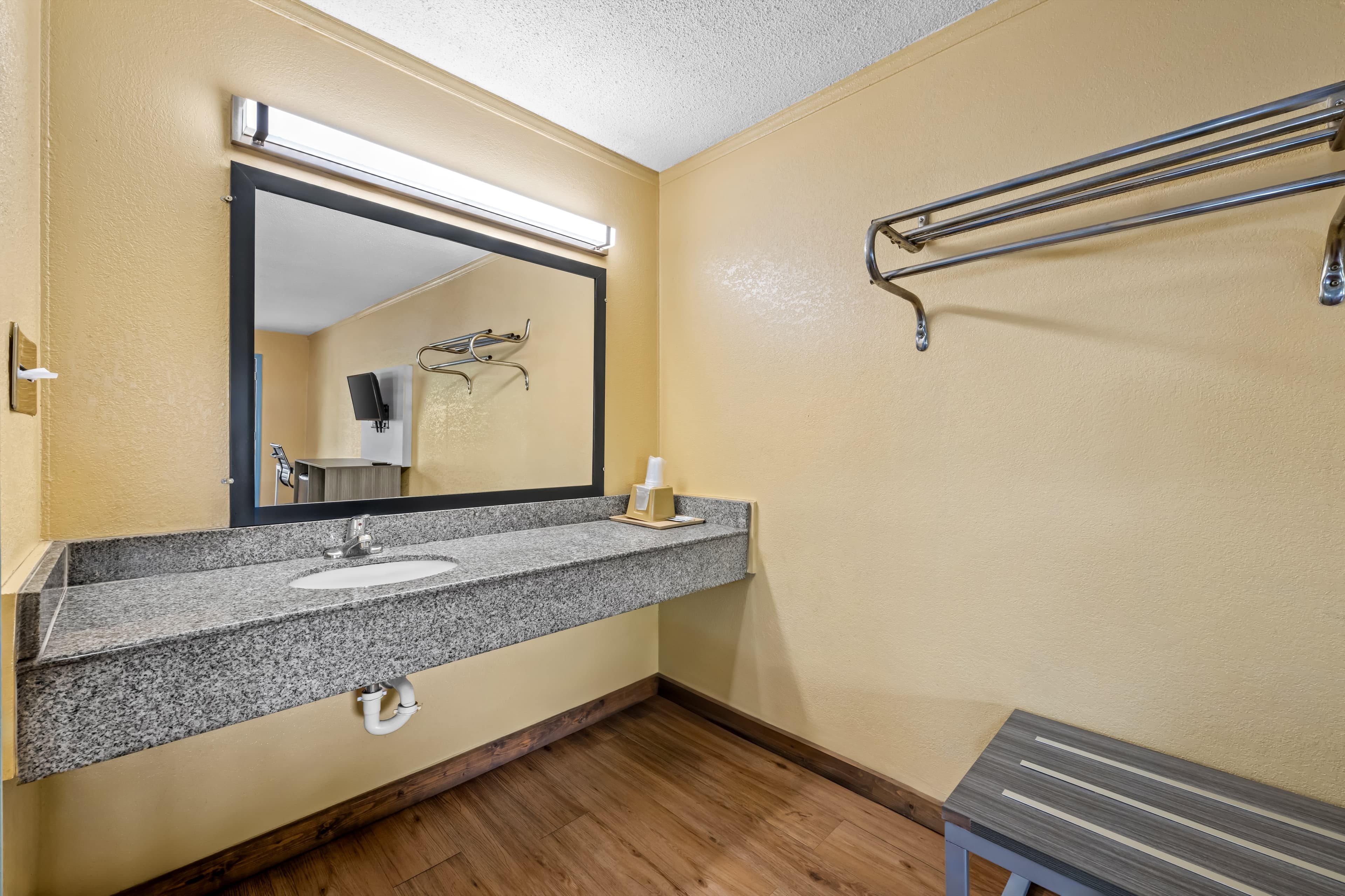 Econo Lodge Charlotte Airport Area — 19