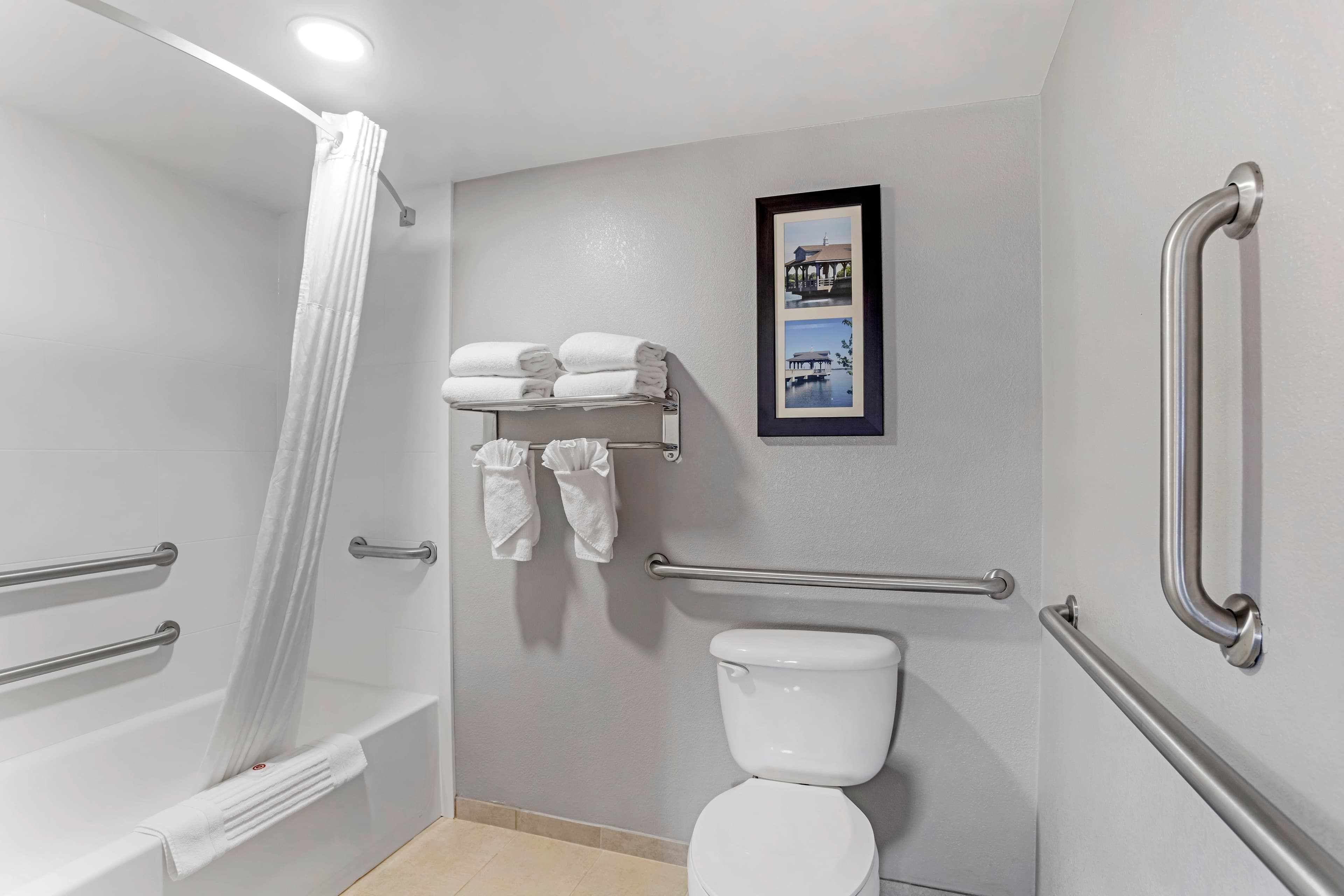 Comfort Suites near Birkdale Village- Huntersville - Image 5