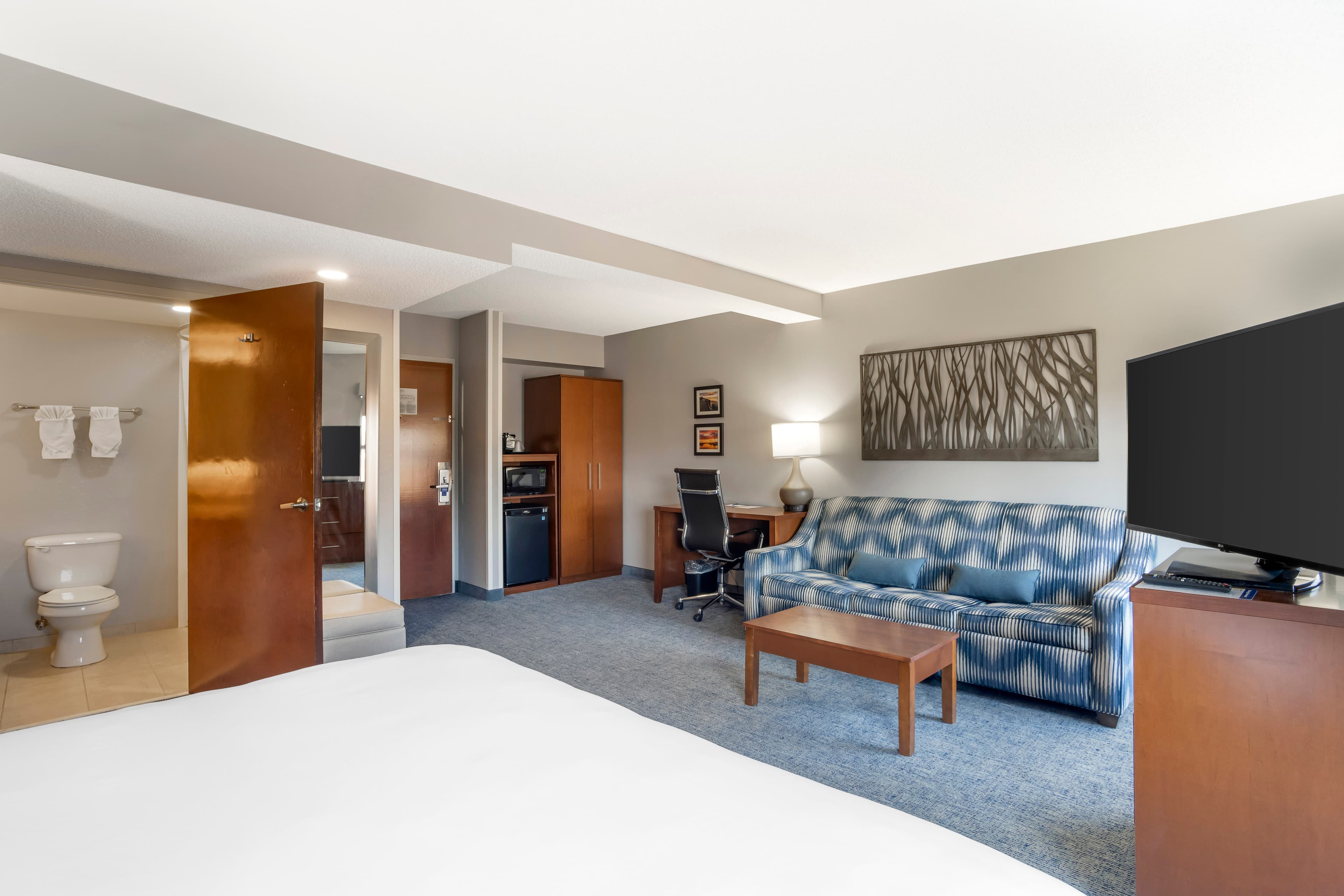 Comfort Suites near Birkdale Village- Huntersville — 12