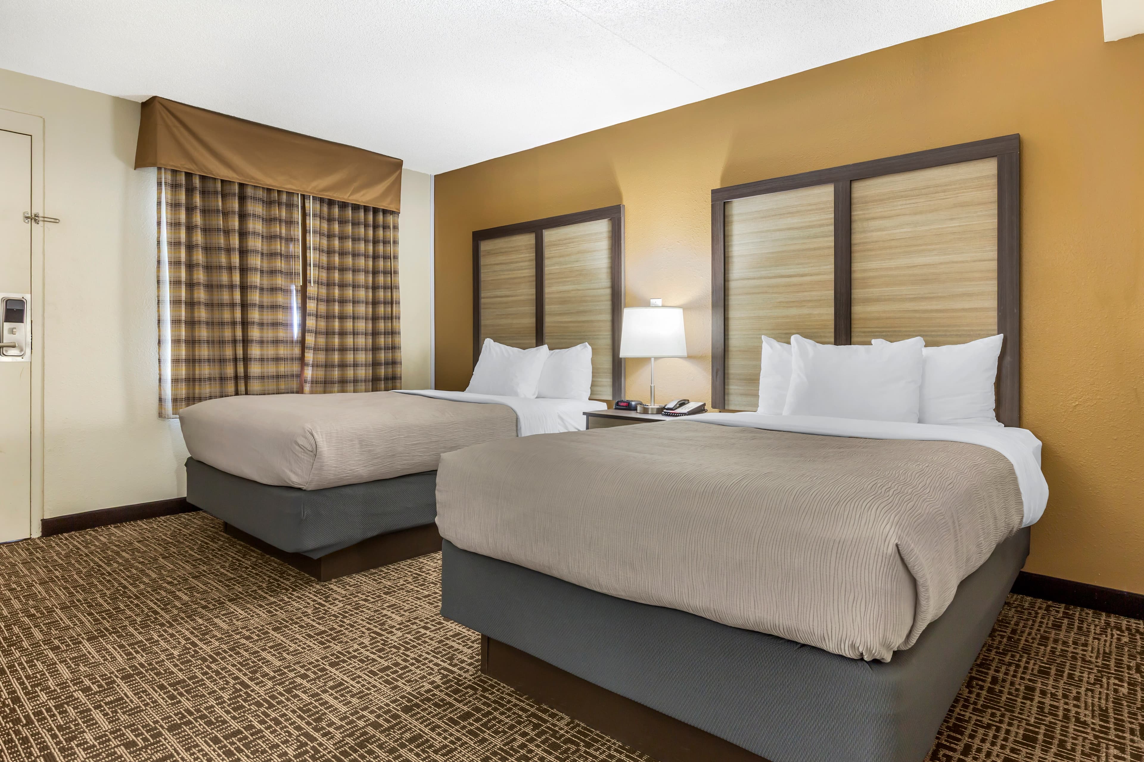 Quality Inn & Suites Spring Lake - Fayetteville near Fort Bragg - Image 2