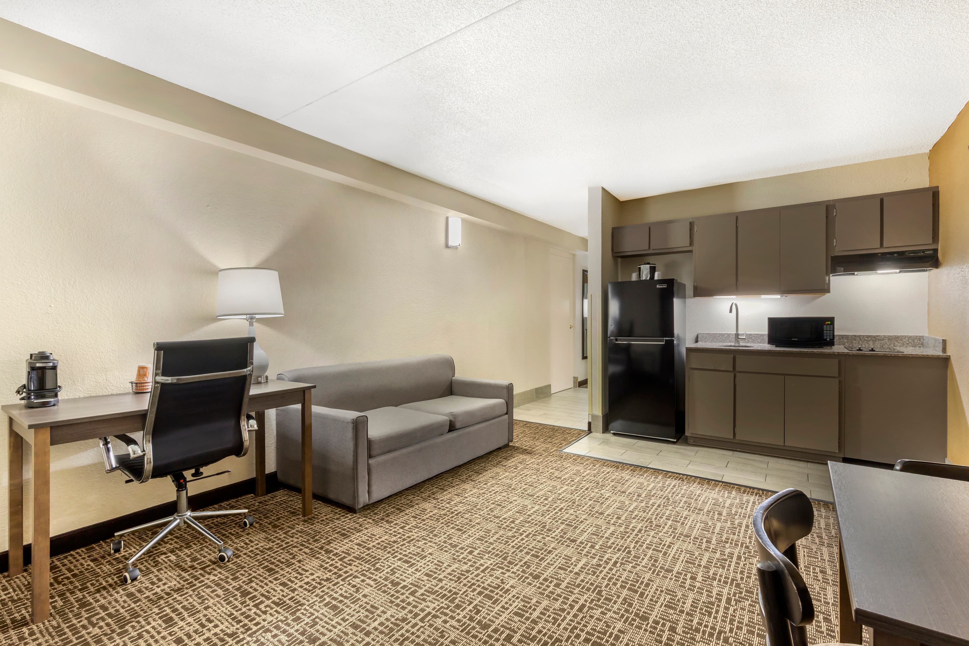 Quality Inn & Suites Spring Lake - Fayetteville near Fort Bragg - Image 4