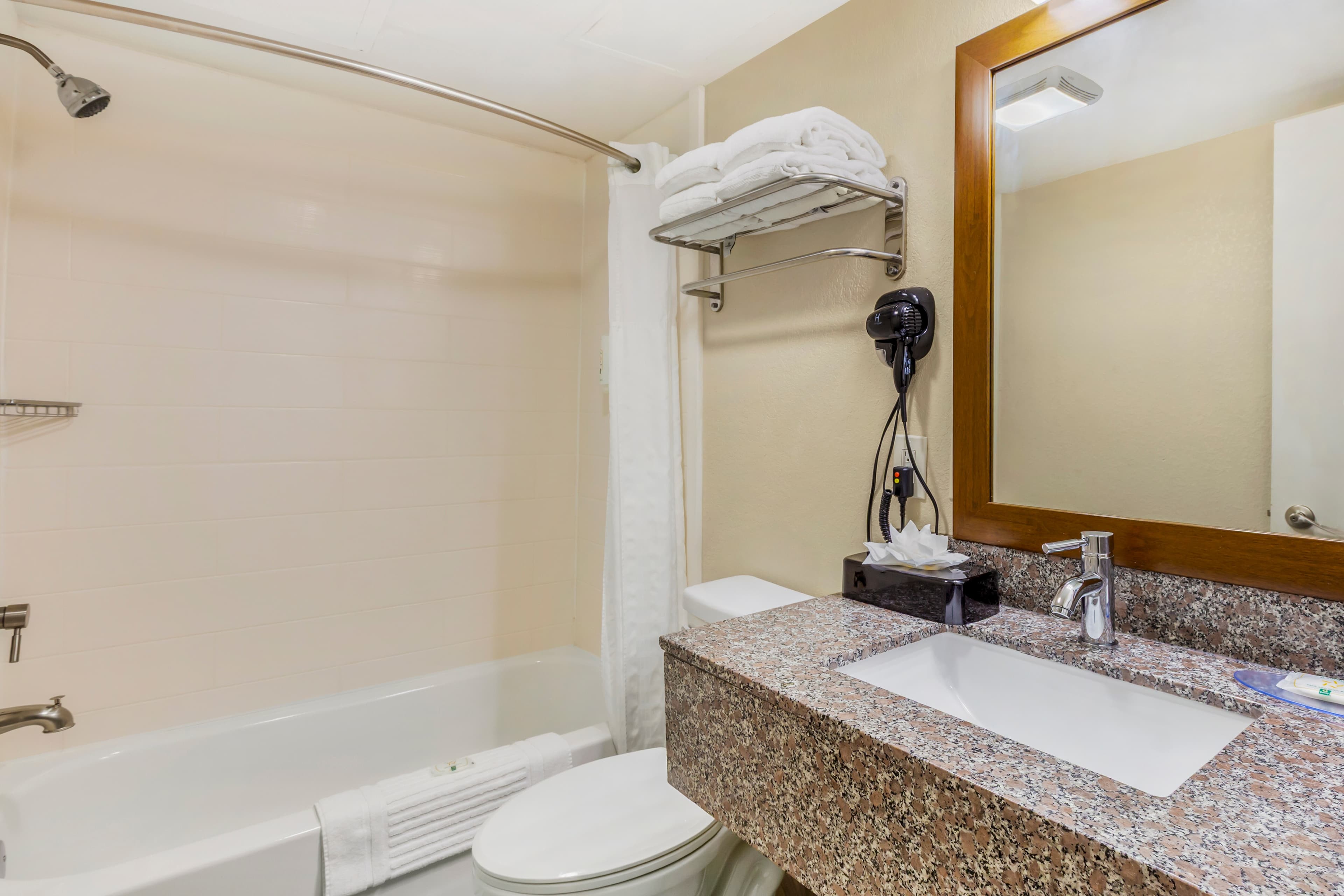 Quality Inn & Suites Spring Lake - Fayetteville near Fort Bragg - Image 5
