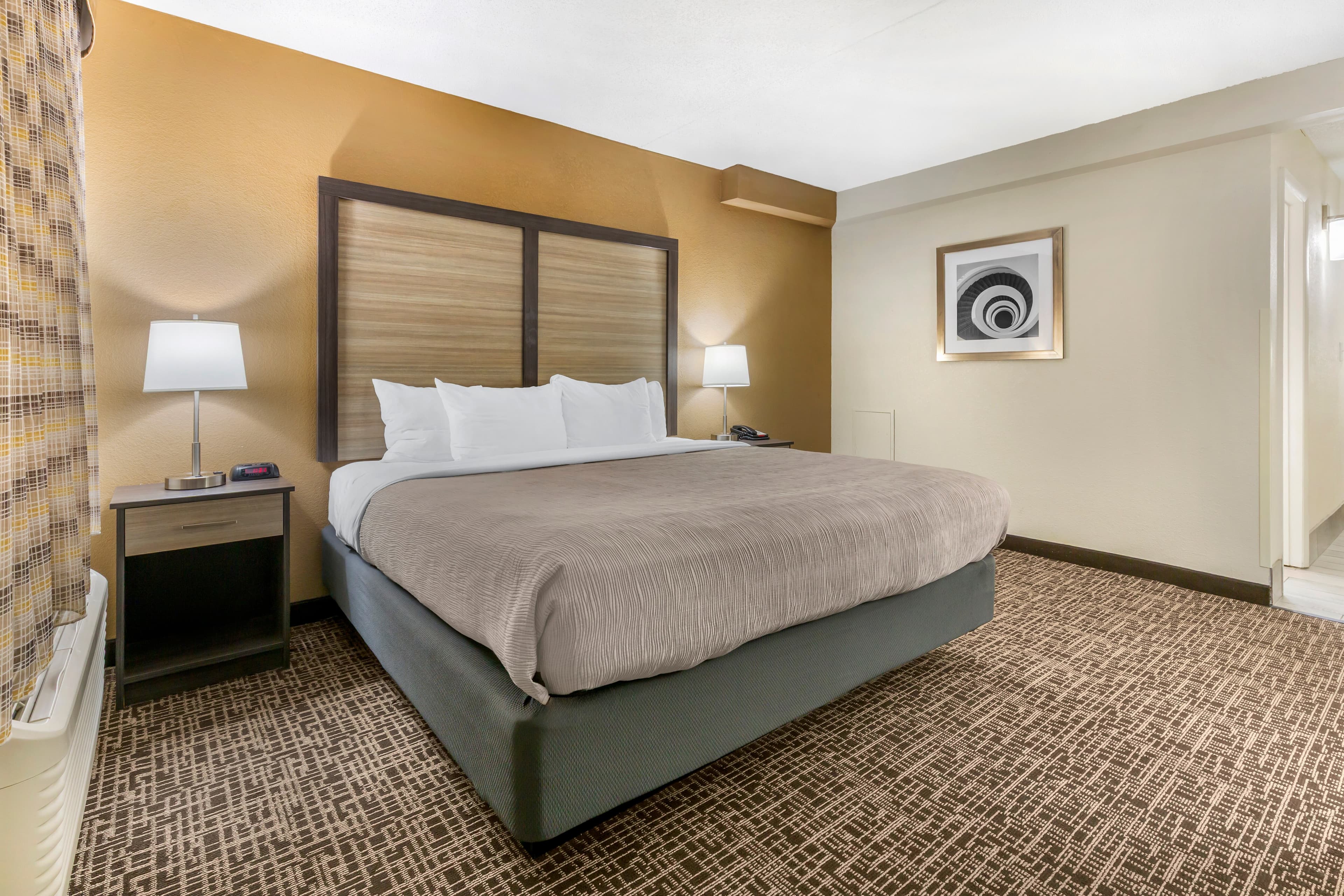Quality Inn & Suites Spring Lake - Fayetteville near Fort Bragg — 7