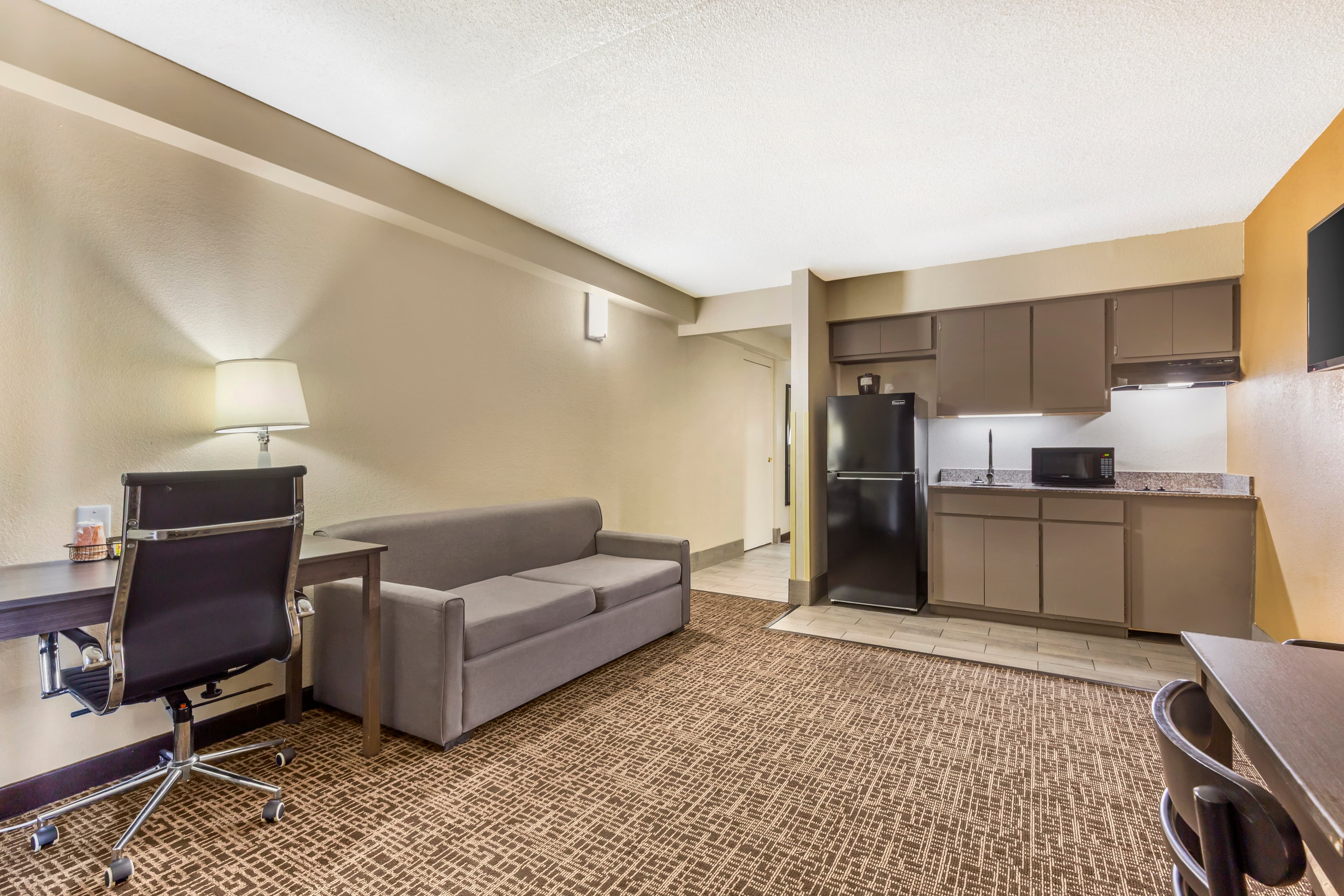 Quality Inn & Suites Spring Lake - Fayetteville near Fort Bragg — 8