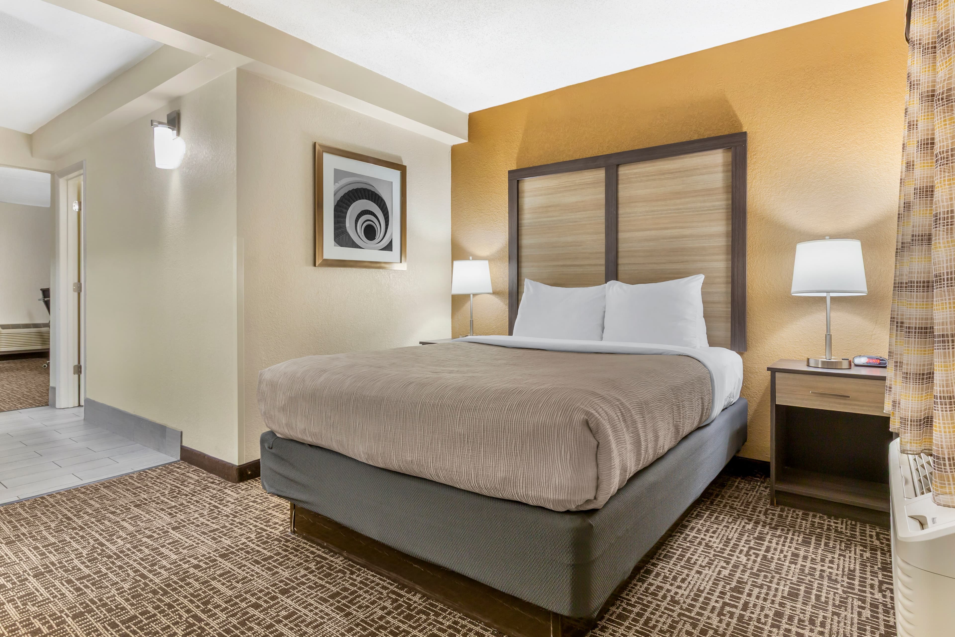Quality Inn & Suites Spring Lake - Fayetteville near Fort Bragg — 10