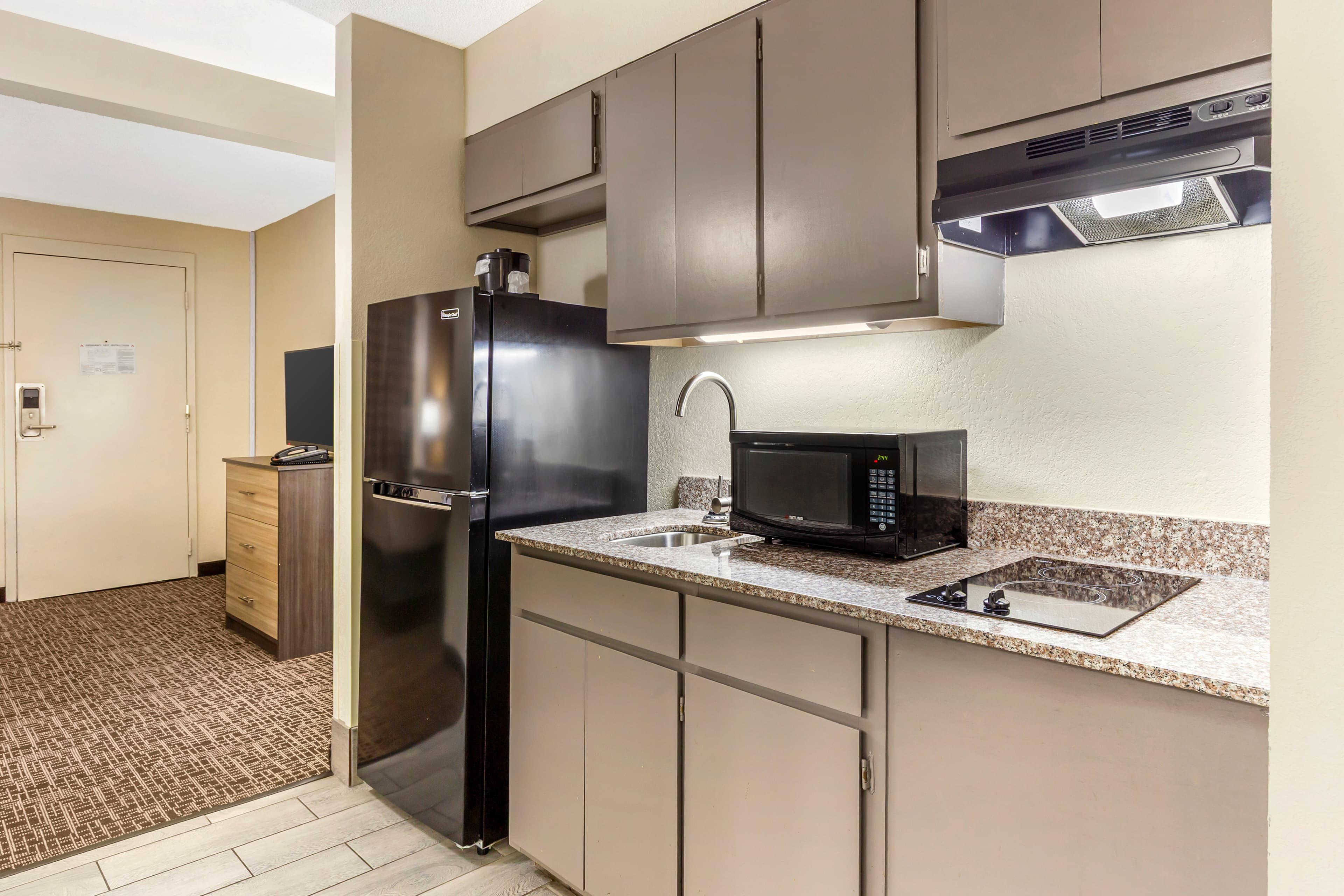 Quality Inn & Suites Spring Lake - Fayetteville near Fort Bragg — 11