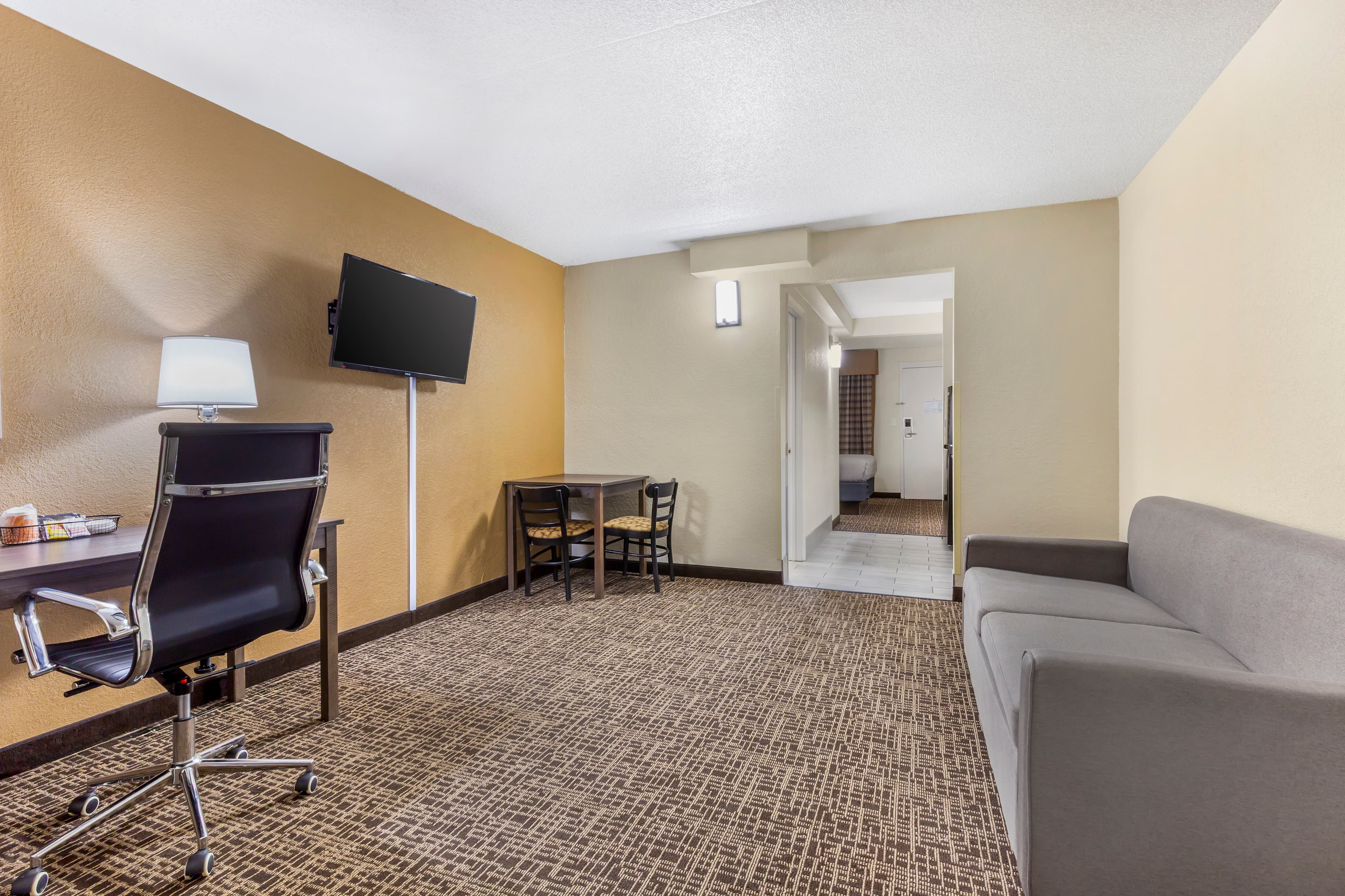 Quality Inn & Suites Spring Lake - Fayetteville near Fort Bragg — 12