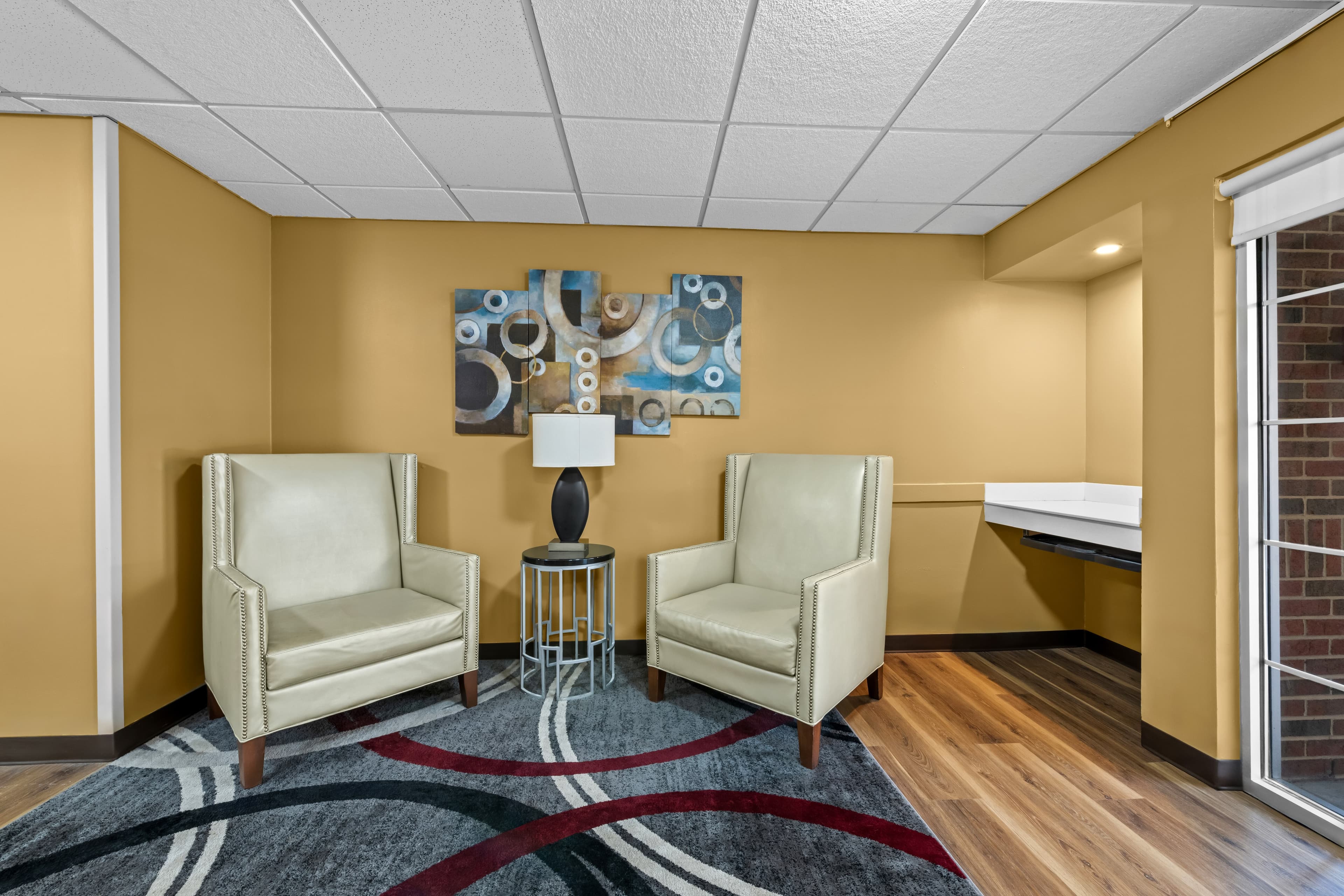Suburban Studios Charlotte - Executive Park - Image 1