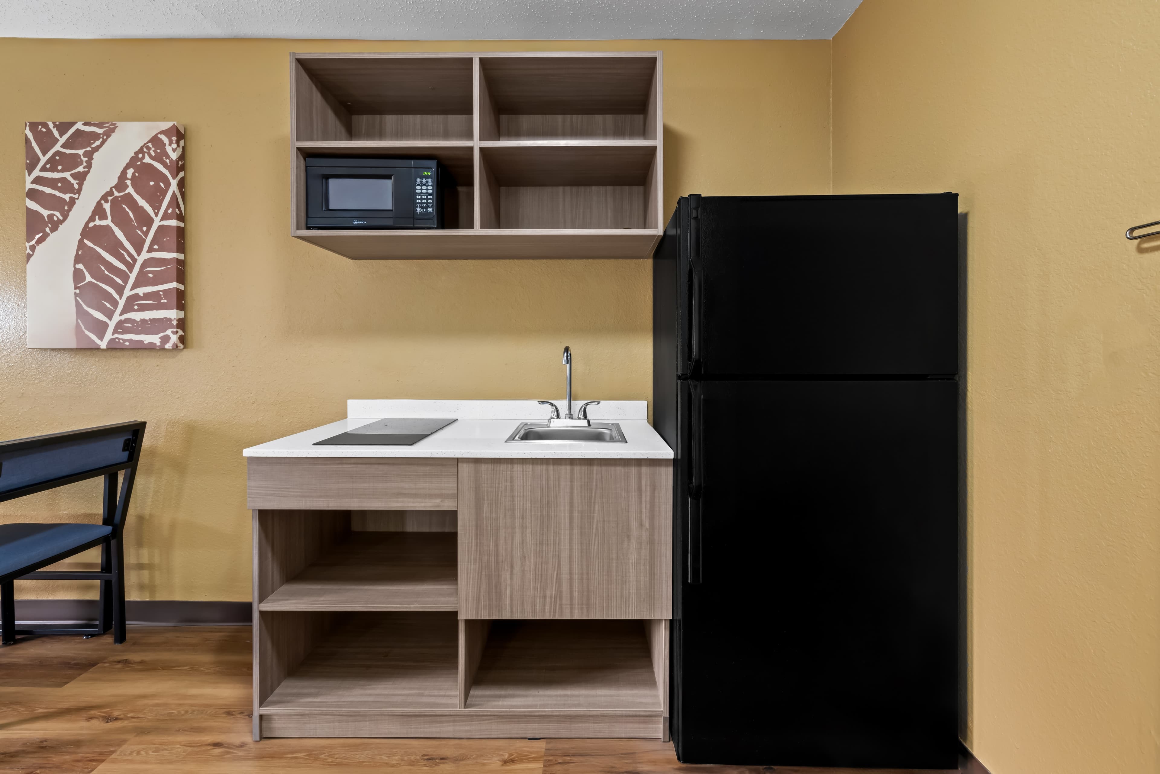 Suburban Studios Charlotte - Executive Park — 18