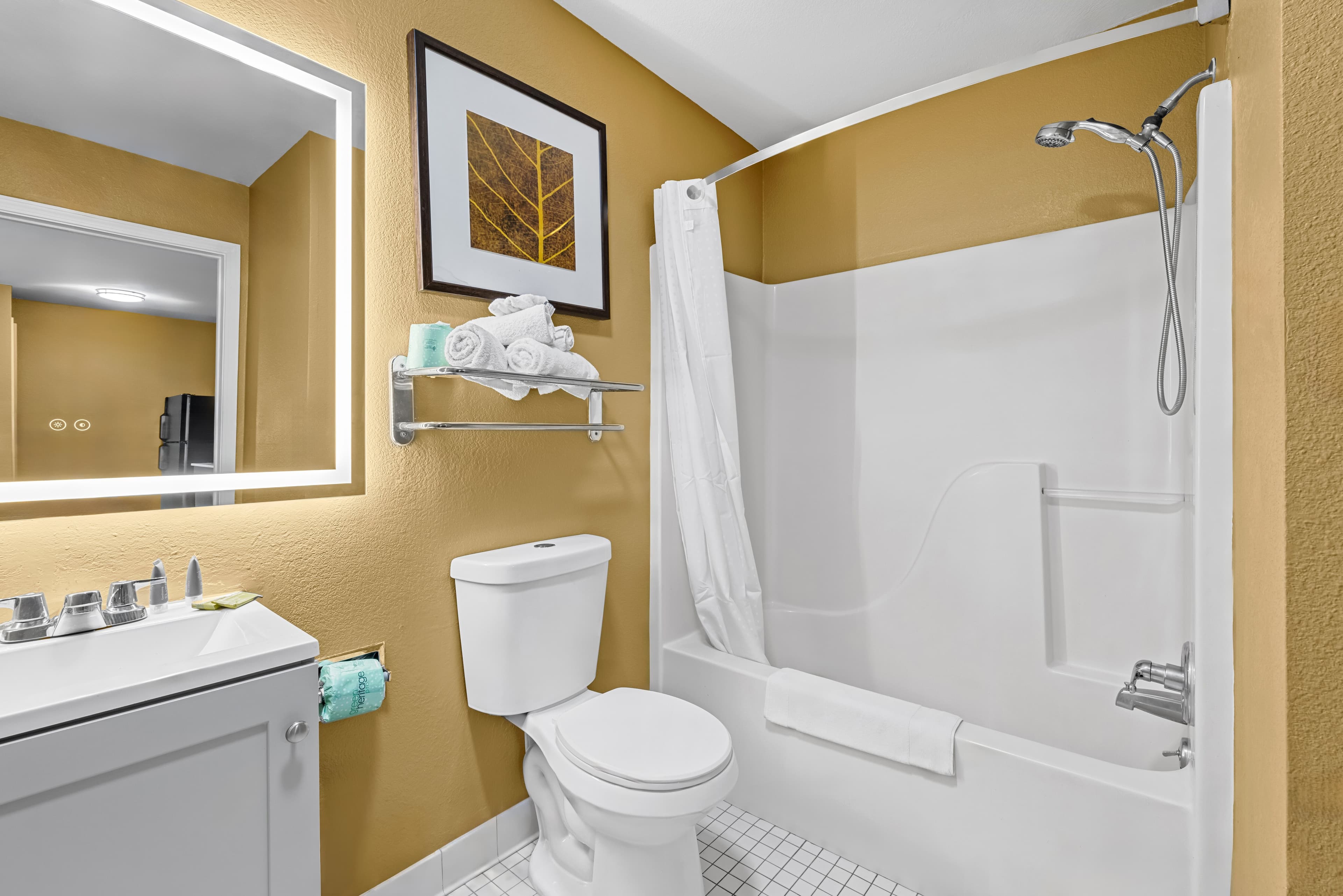 Suburban Studios Charlotte - Executive Park — 26