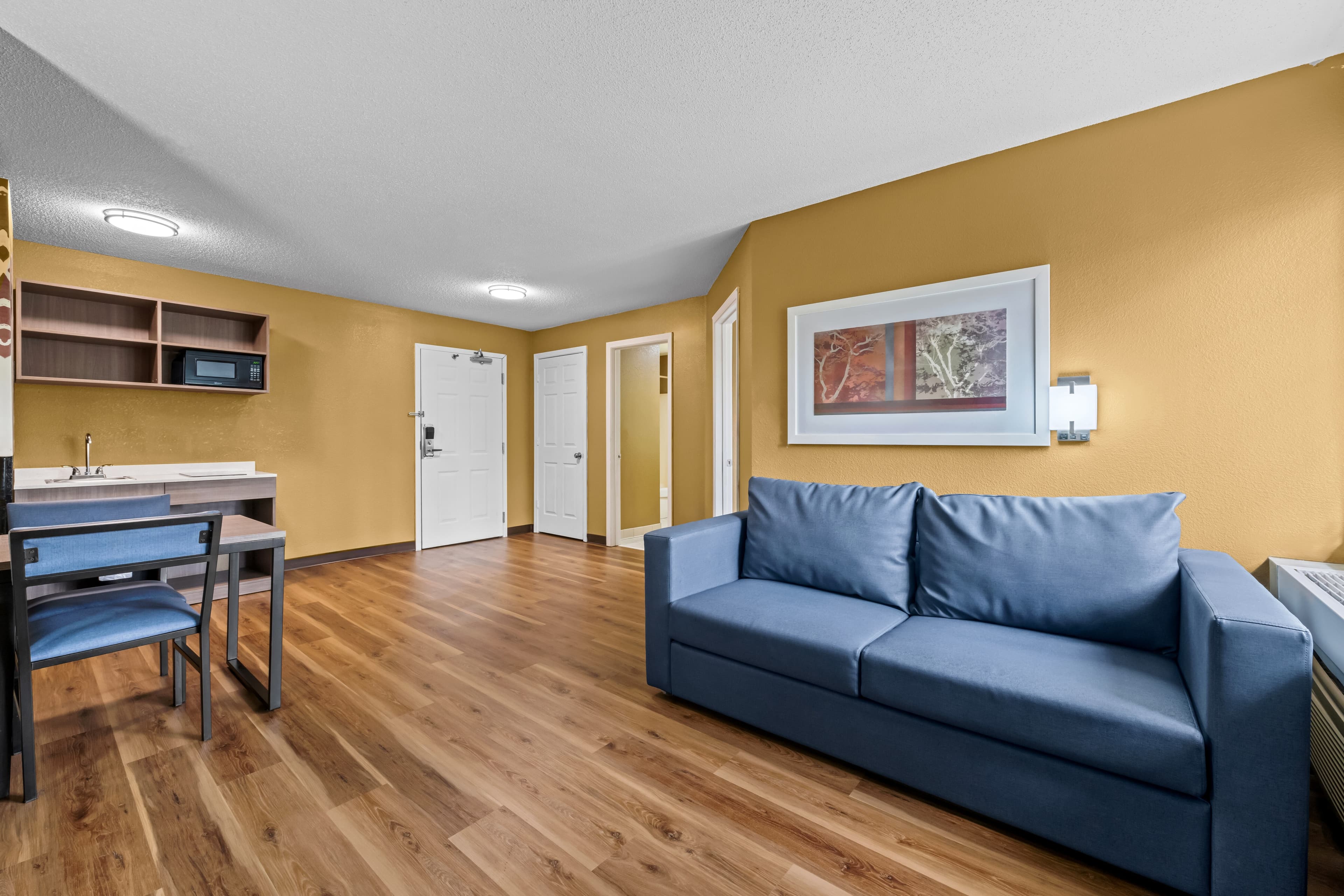 Suburban Studios Charlotte - Executive Park — 35