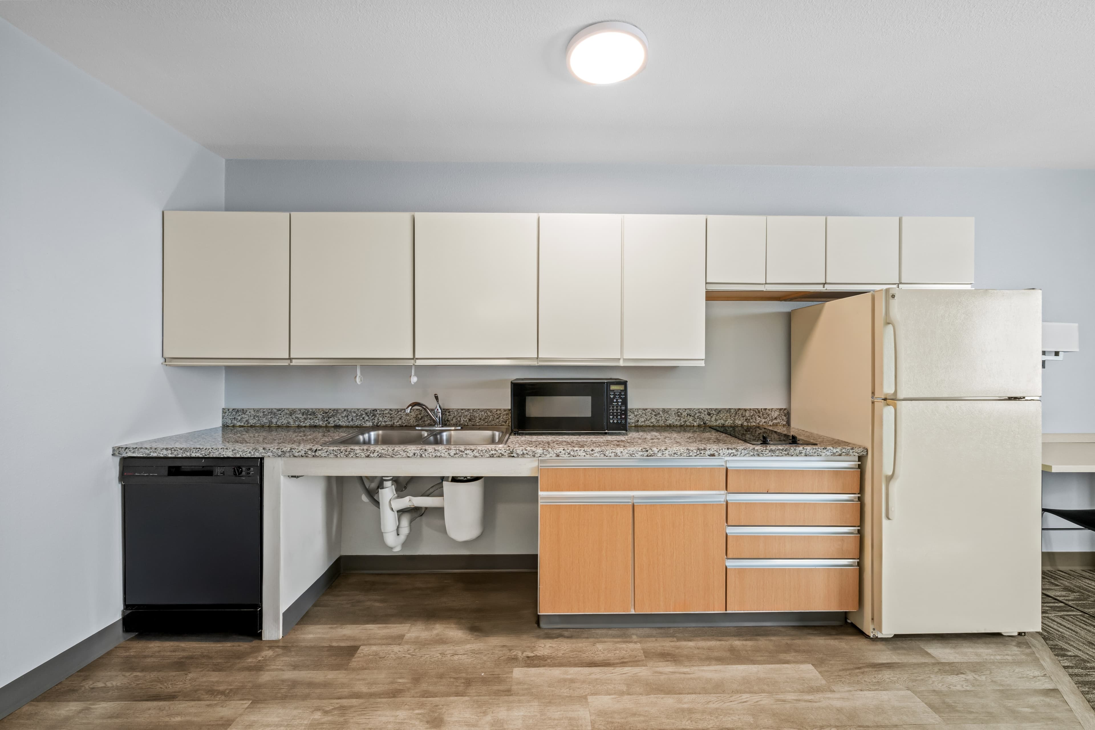 MainStay Suites Greensboro - Image 4